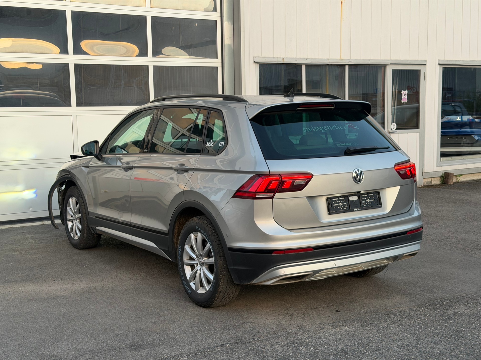 VW Tiguan 2.0 TDI SCR Offroad 4Motion DSG-image-4