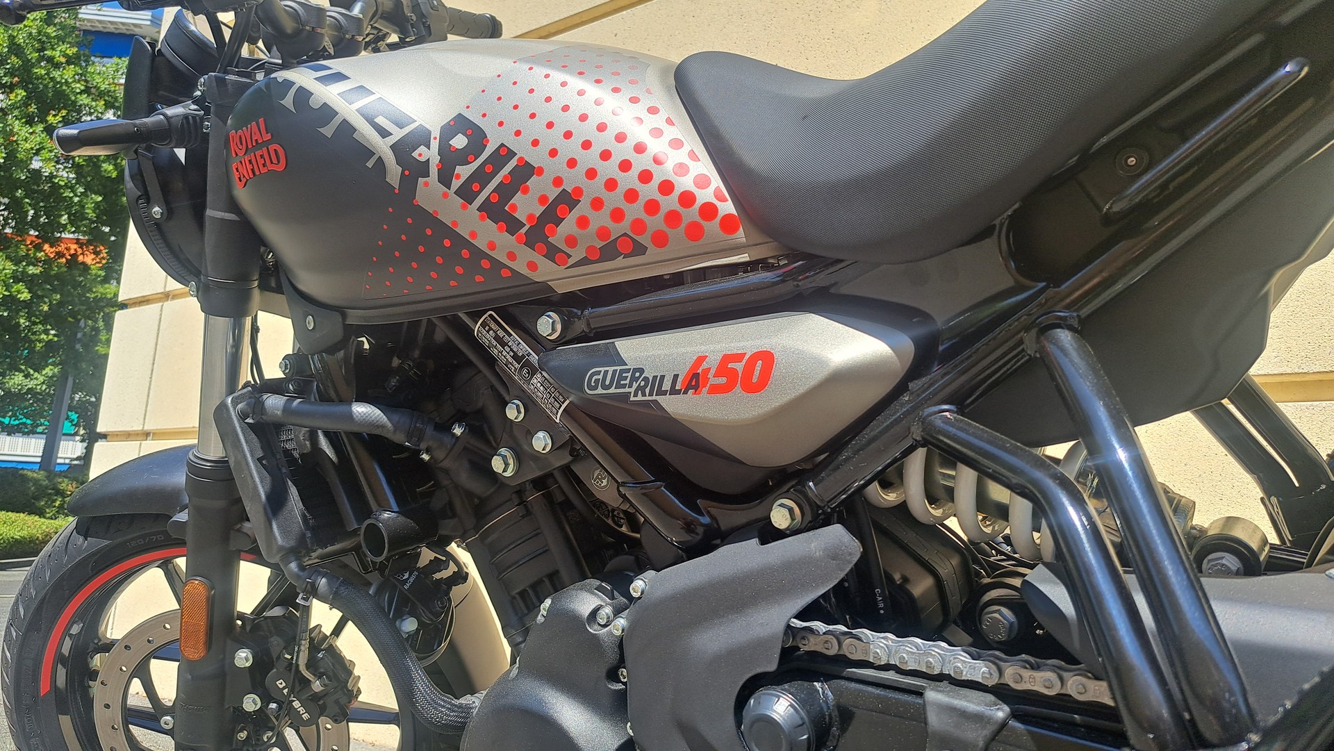 ROYAL ENFIELD Guerrilla 450 Top-image-1