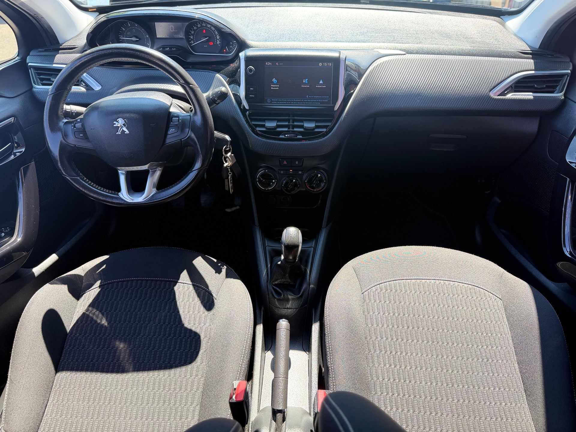 PEUGEOT 208 1.2 PureTech Style-image-6