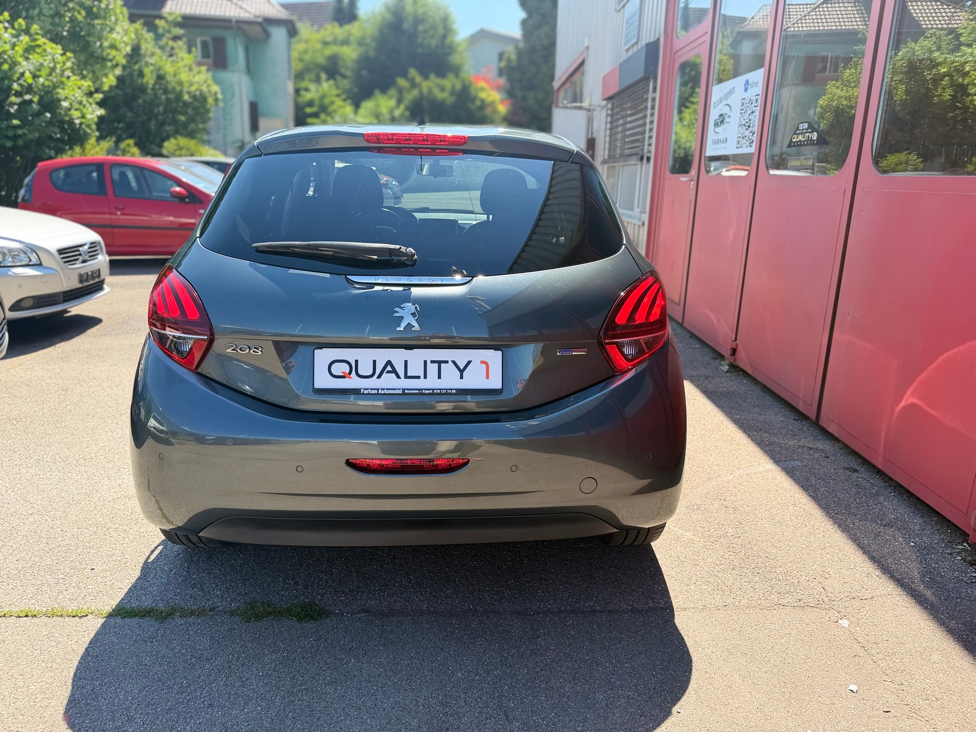 PEUGEOT 208 1.2 PureTech Style-image-5