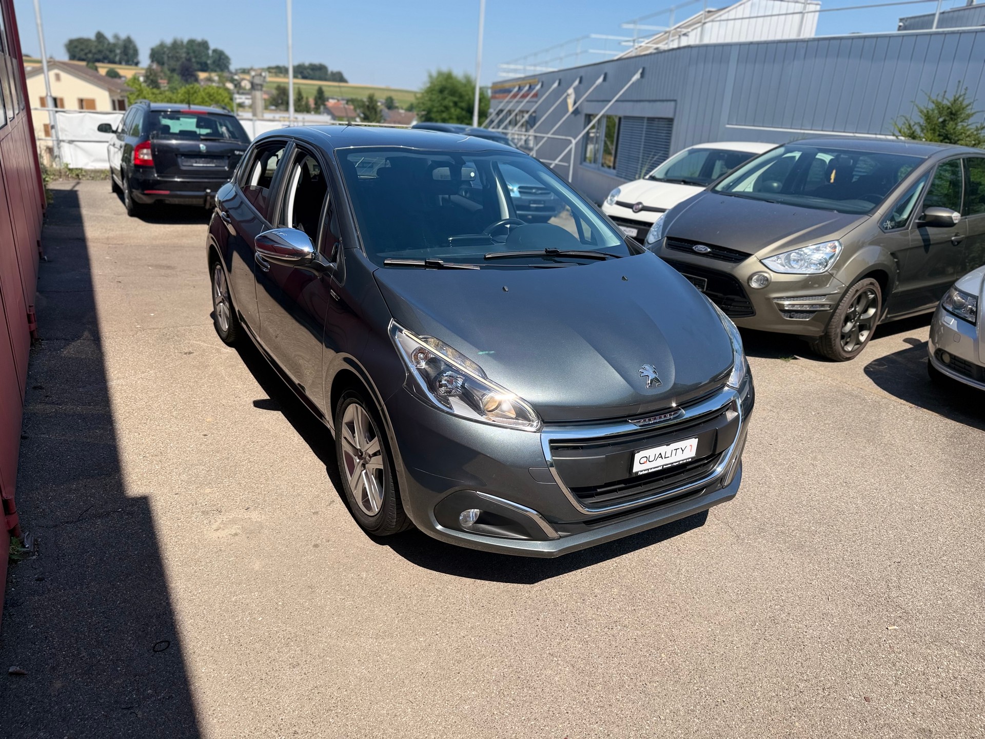 PEUGEOT 208 1.2 PureTech Style-image-2