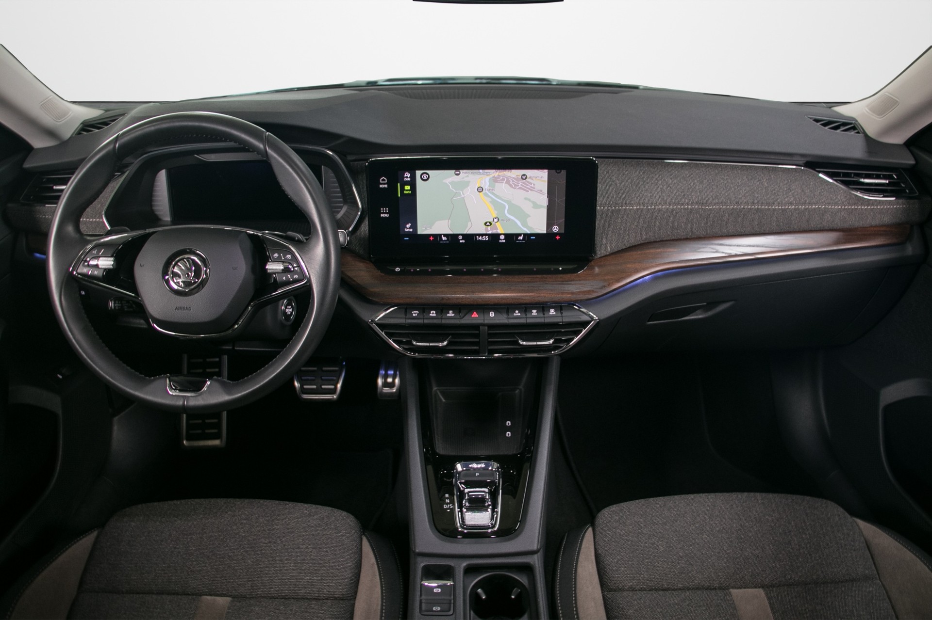 SKODA Octavia Combi 2.0 TSI DSG Scout 4x4-image-3