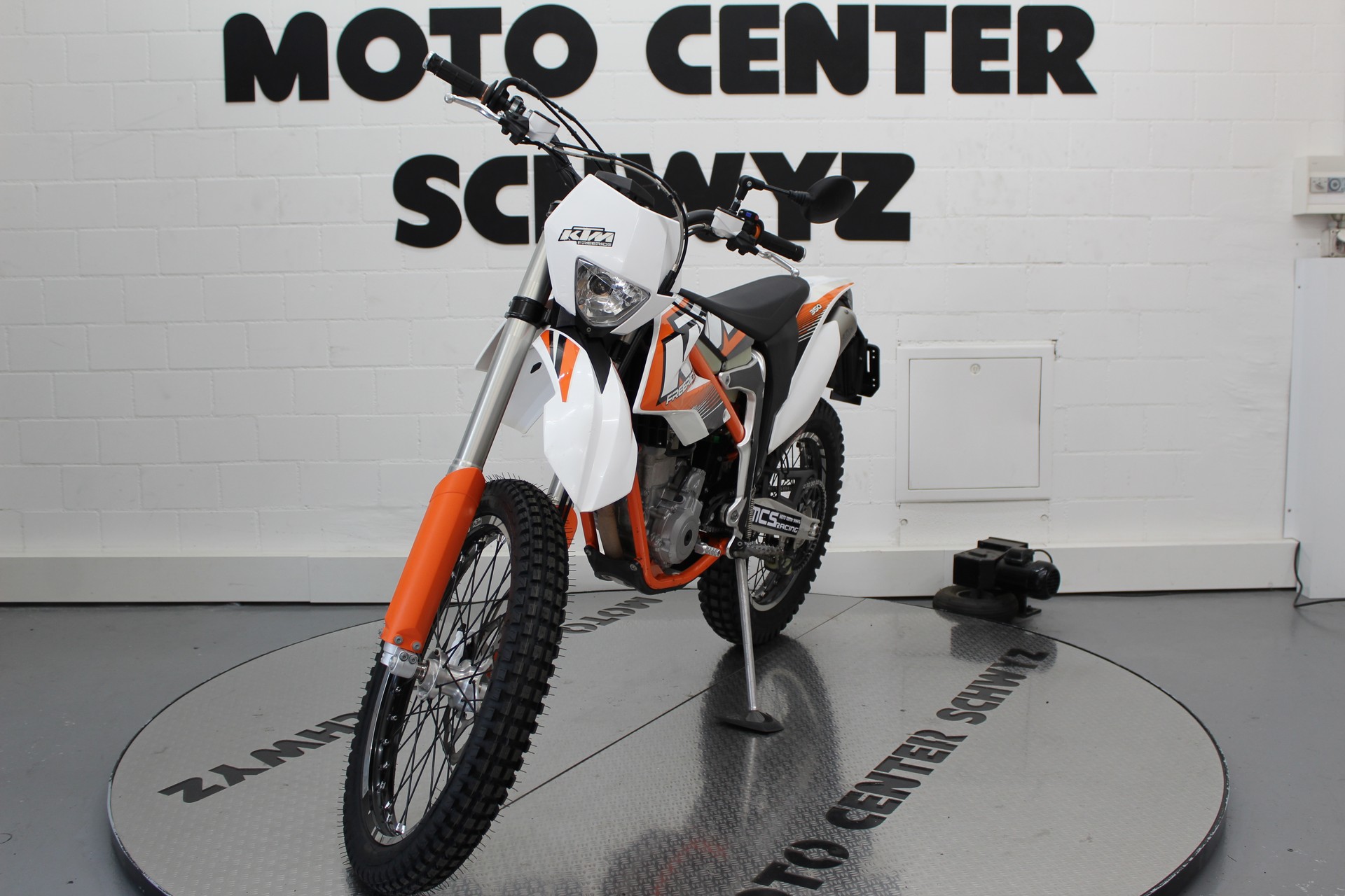 KTM 350 F Freeride-showroom-element-3