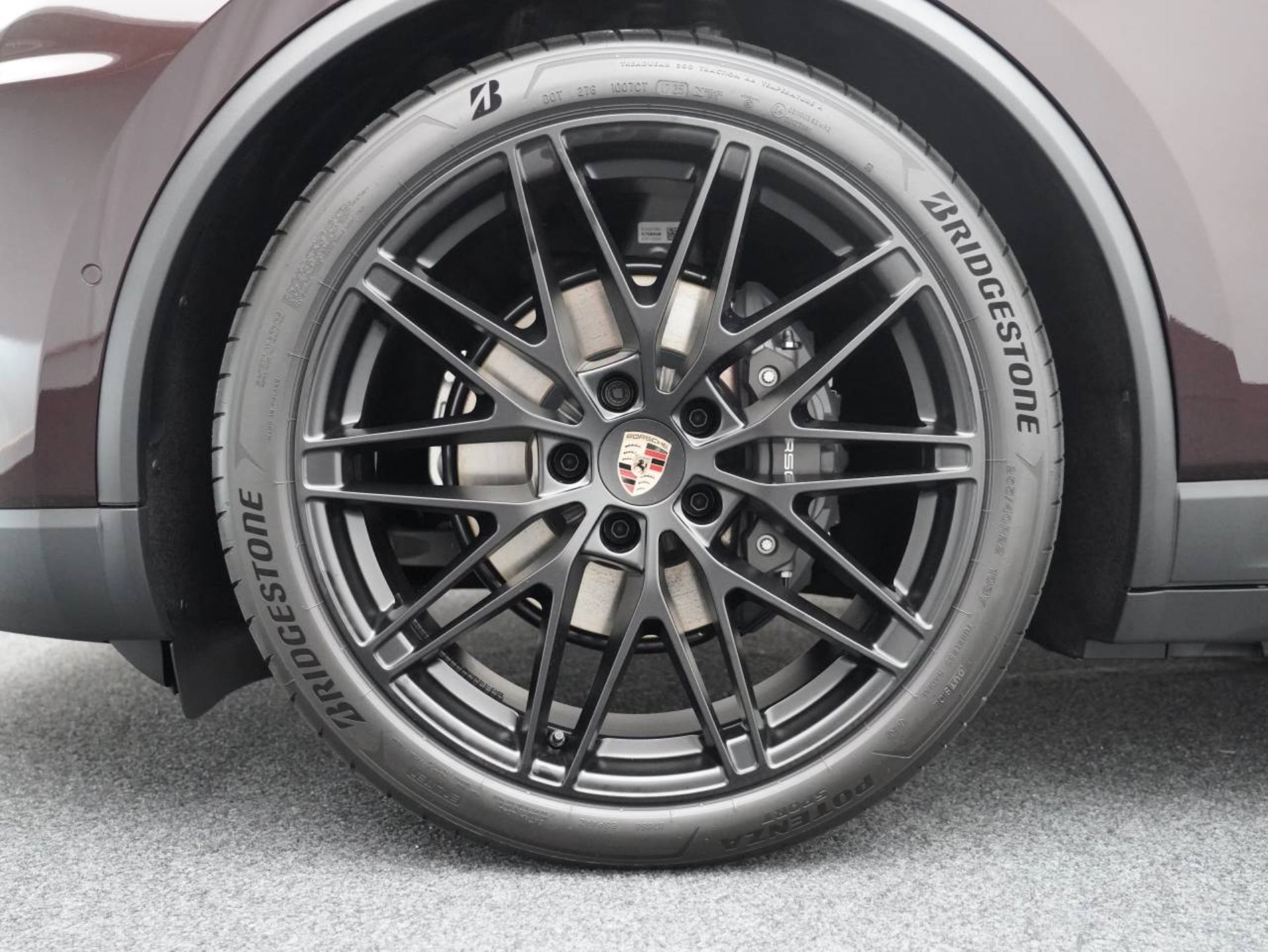 PORSCHE Macan 4-image-11