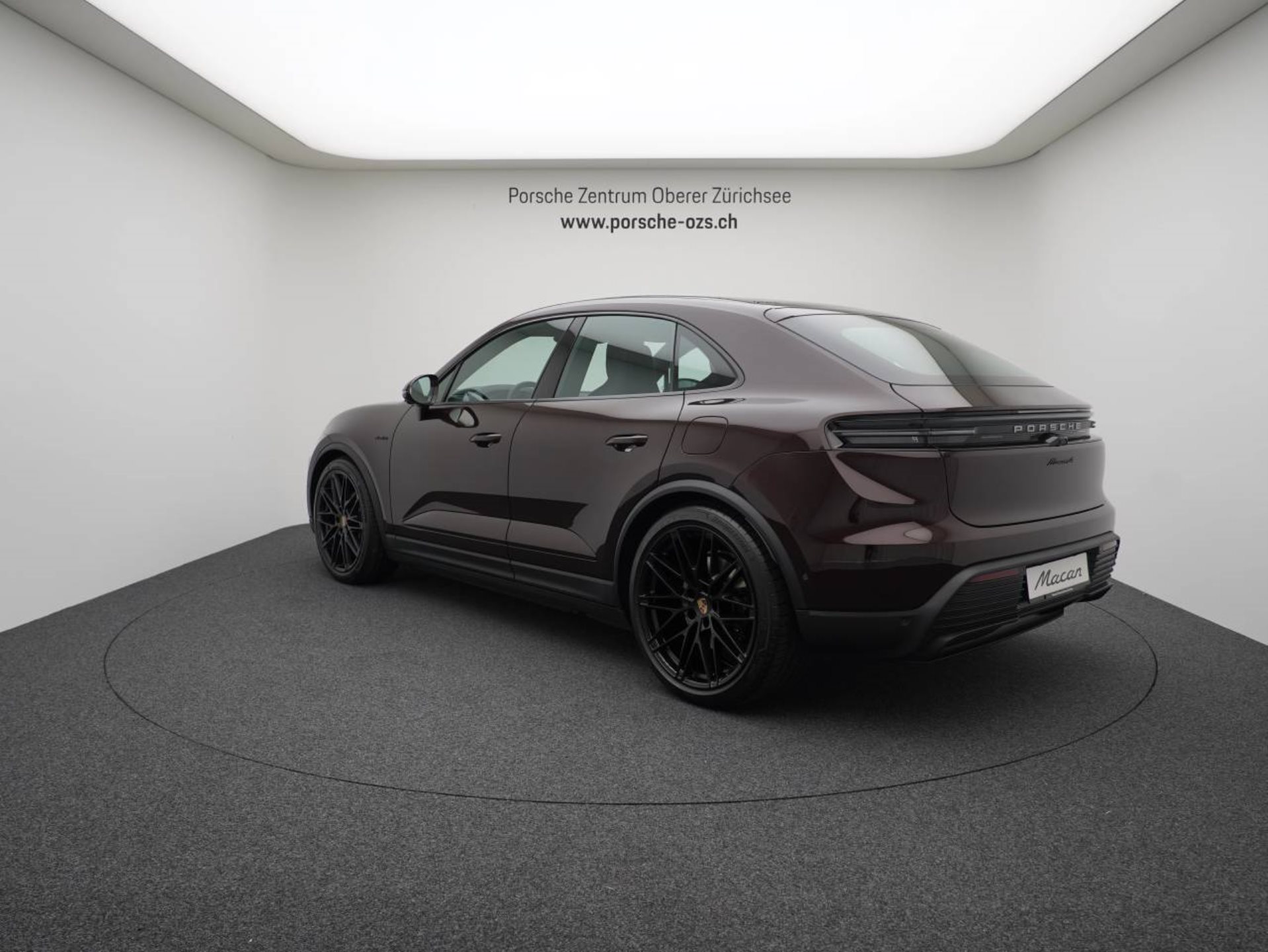 PORSCHE Macan 4-image-2