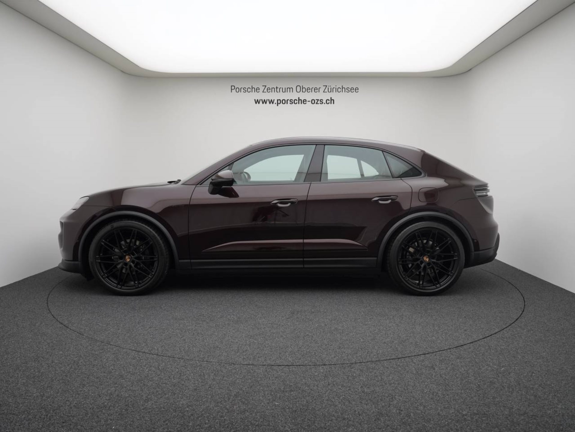 PORSCHE Macan 4-image-1