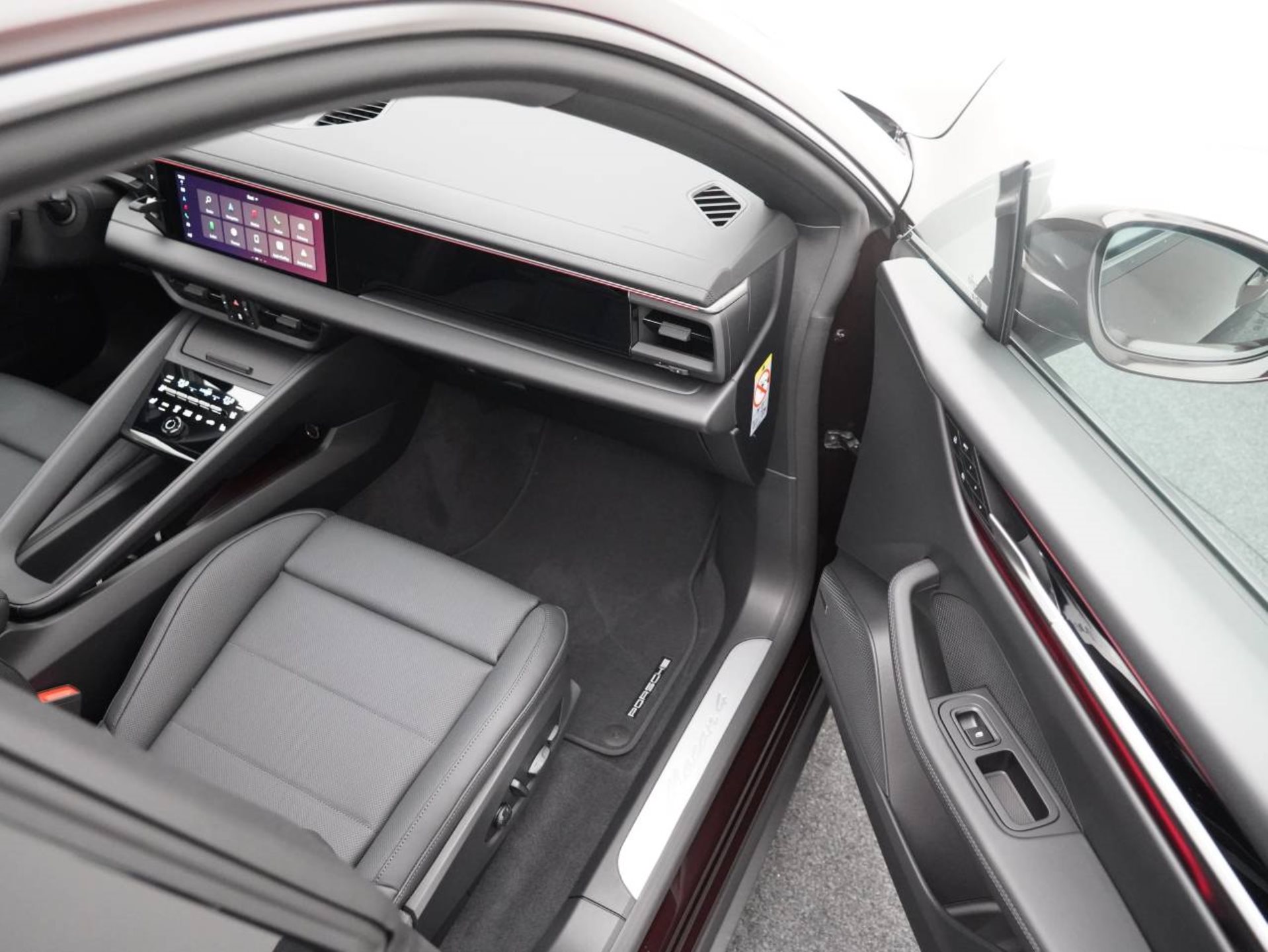 PORSCHE Macan 4-image-31