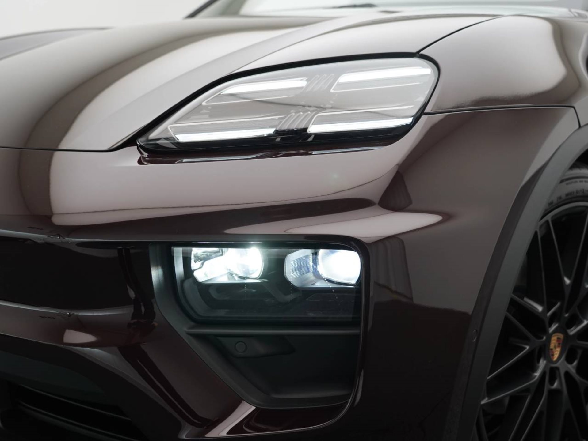 PORSCHE Macan 4-image-13