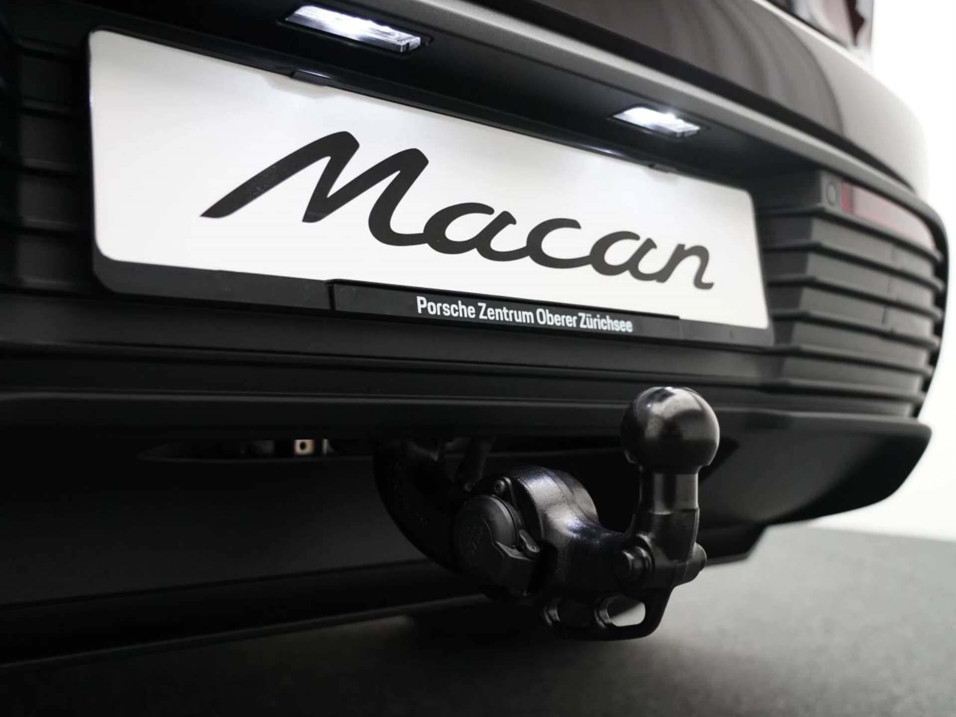 PORSCHE Macan 4-image-19
