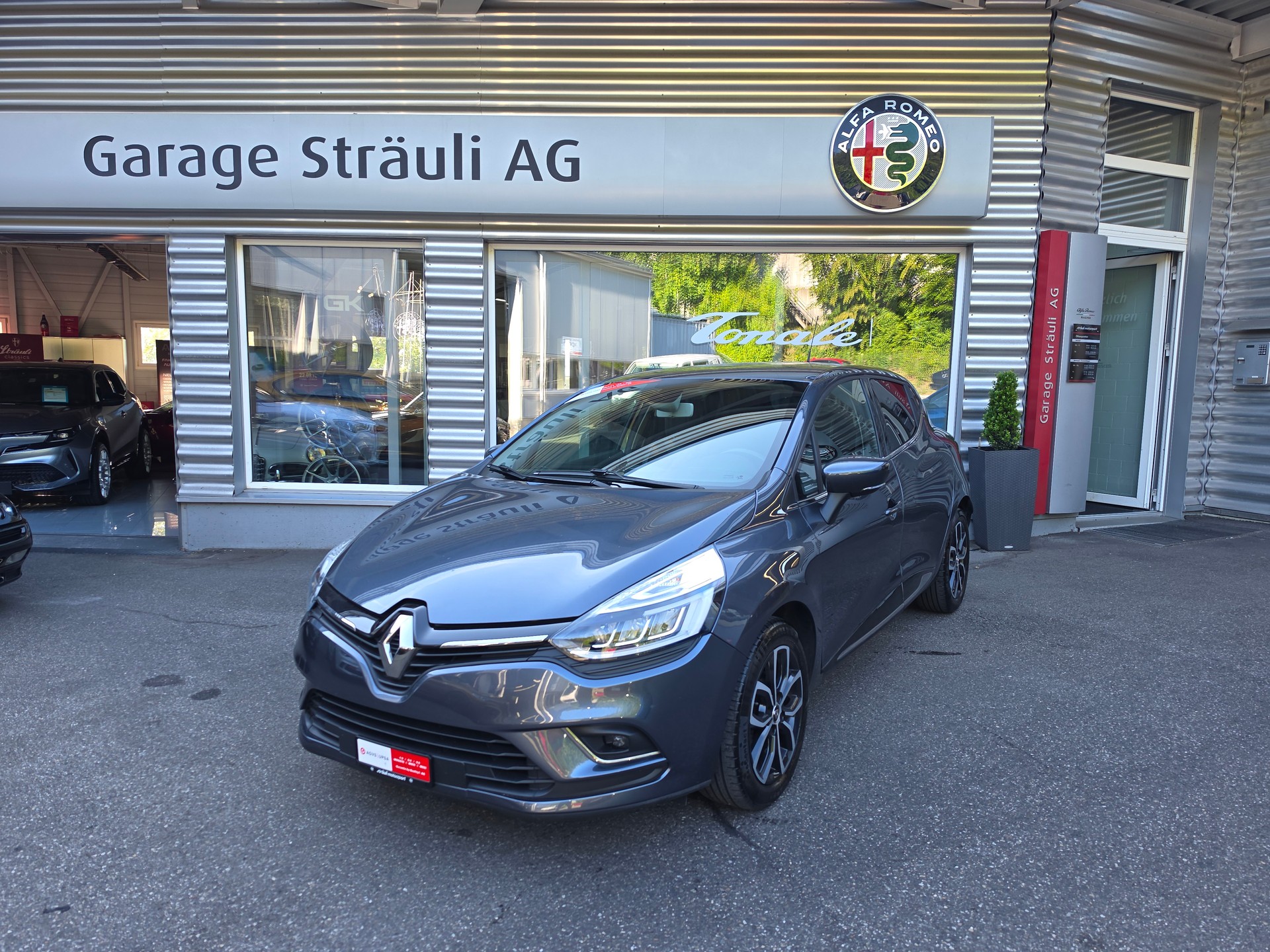 RENAULT Clio 0.9 Intens-image-0