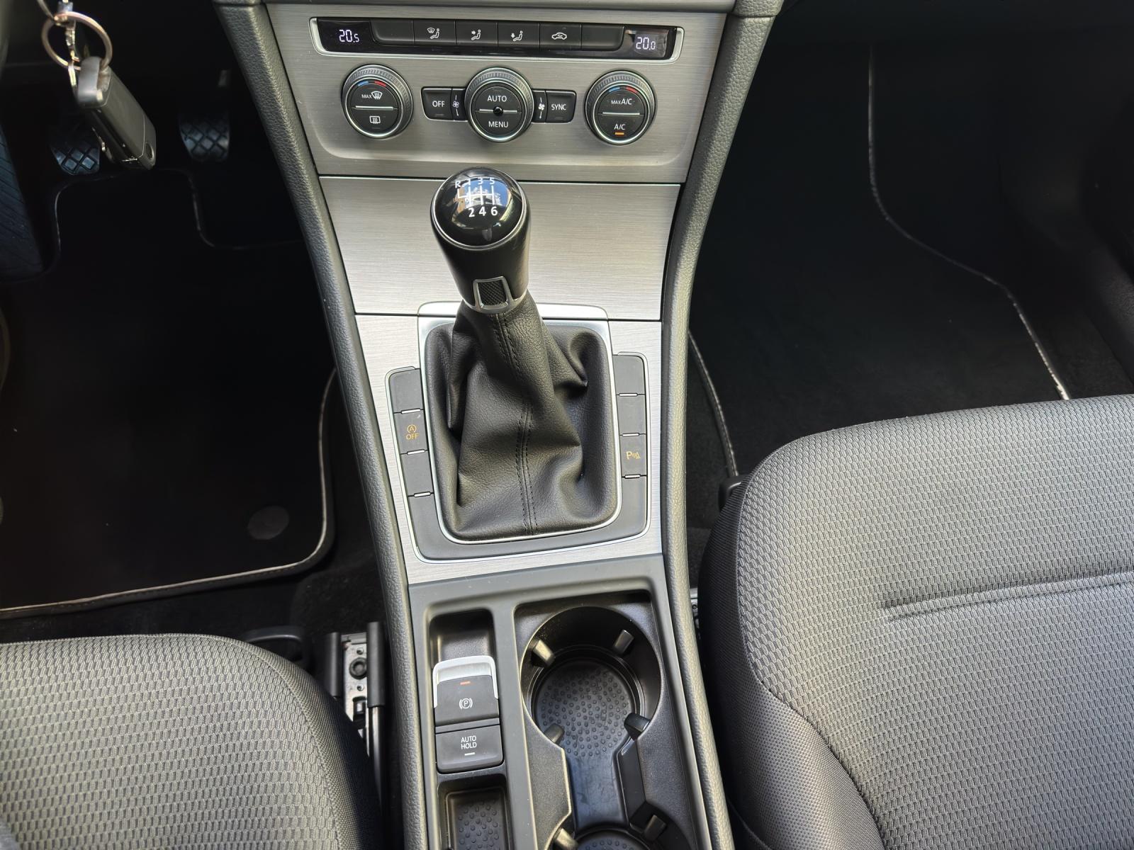 VW Golf VII 1.0 TSI BlueM Comfortline-image-13