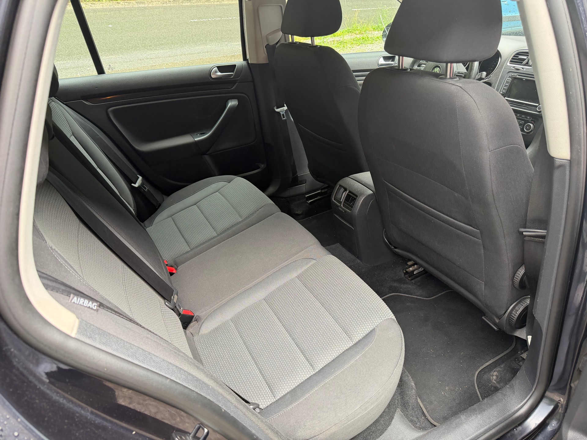 VW Golf Variant 1.6 TDI Comfortline 4Motion-image-6