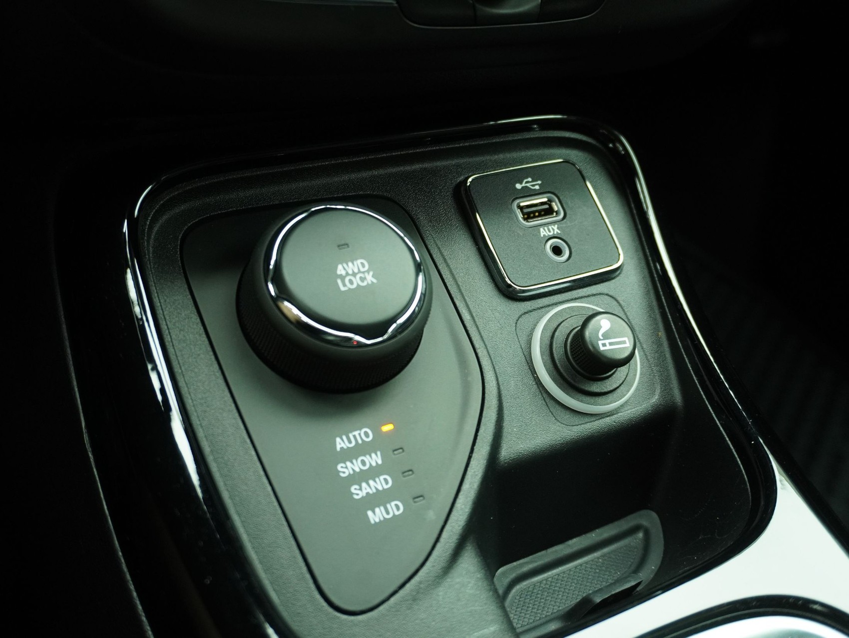 JEEP Compass 2.0 CRD Limited AWD-image-16