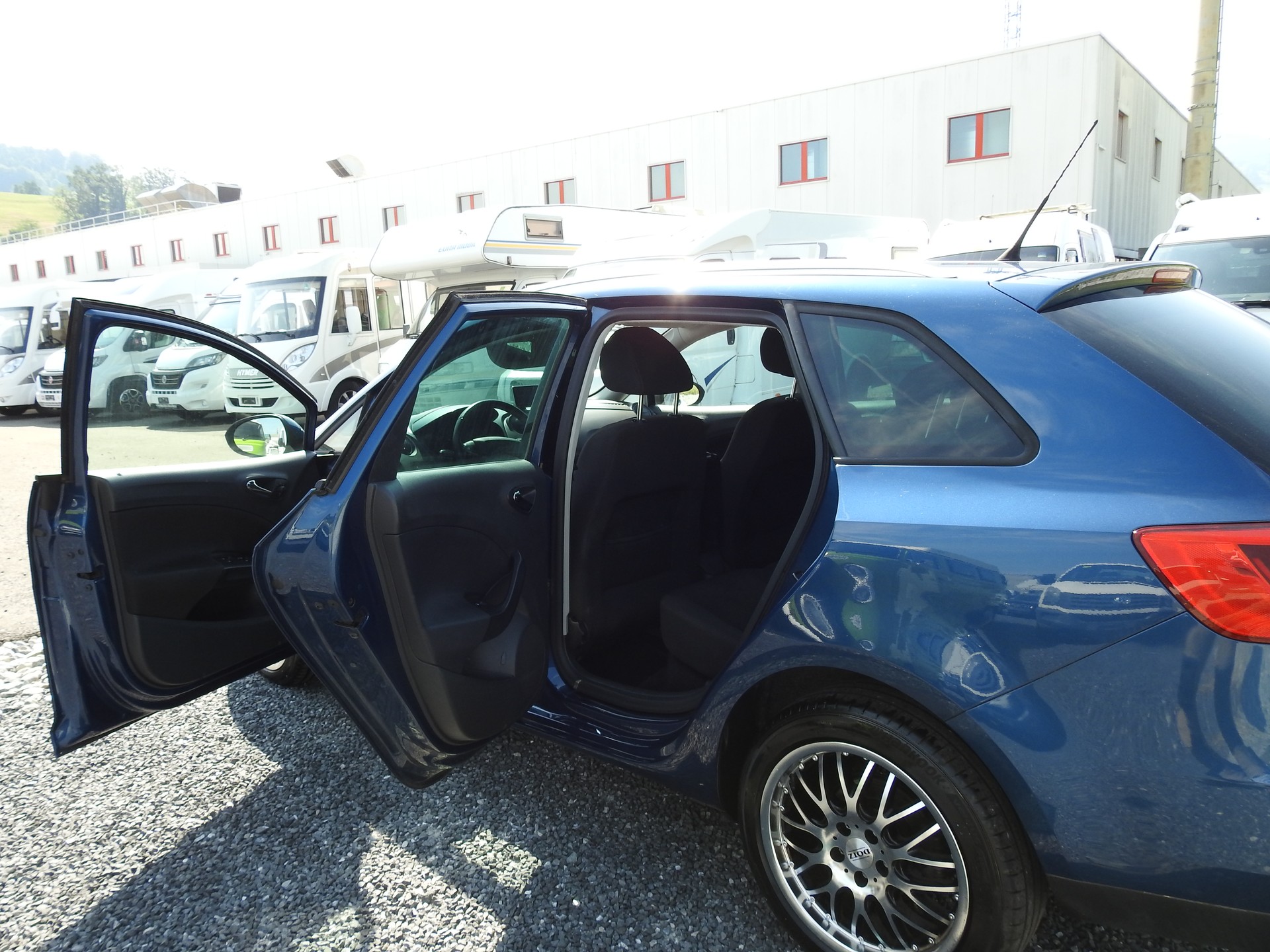 SEAT Ibiza ST 1.6 TDI FR-image-15