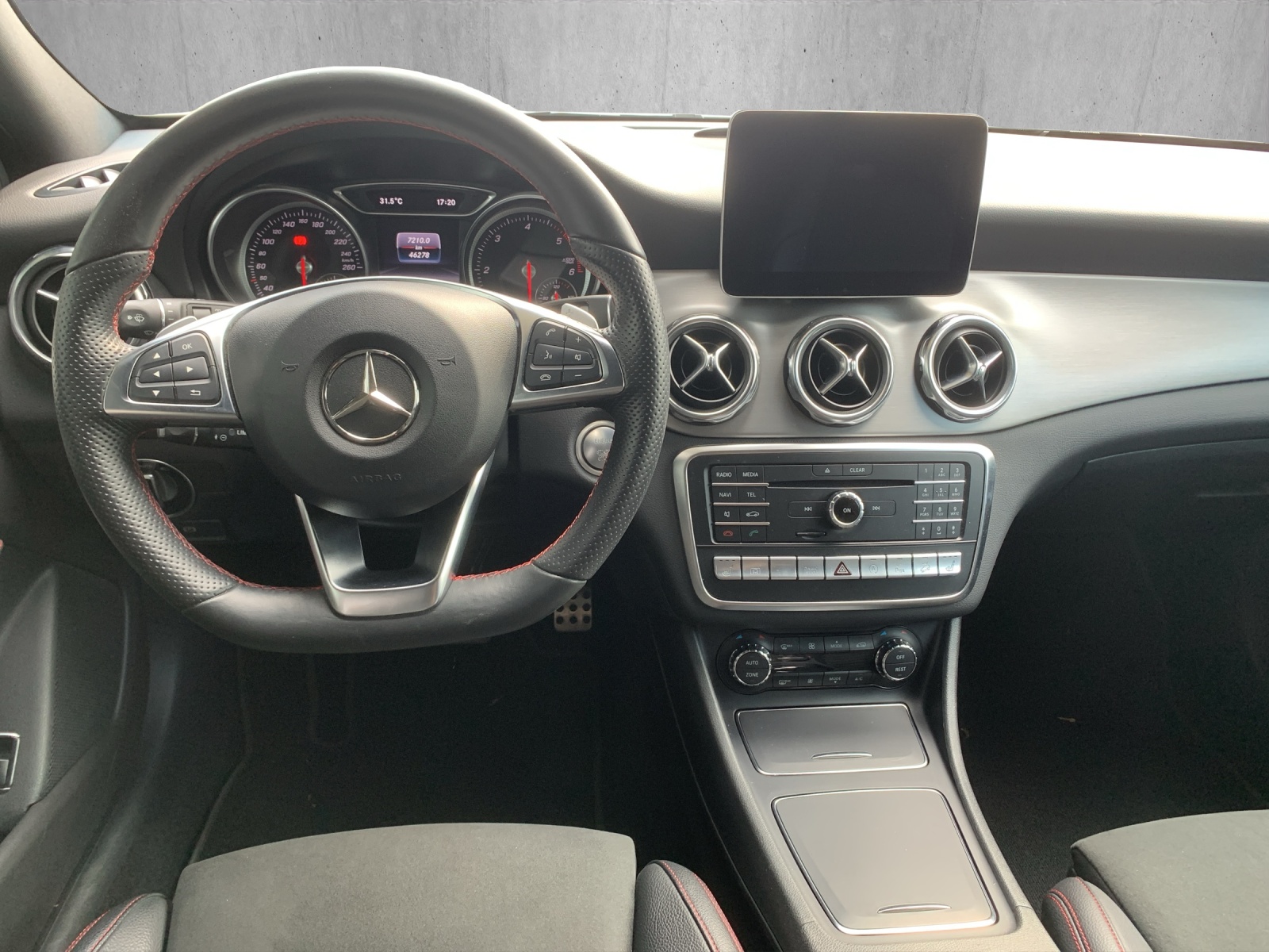 MERCEDES-BENZ GLA 200 CDI Swiss Star Edition AMG Line 4Matic 7G-DCT-image-9