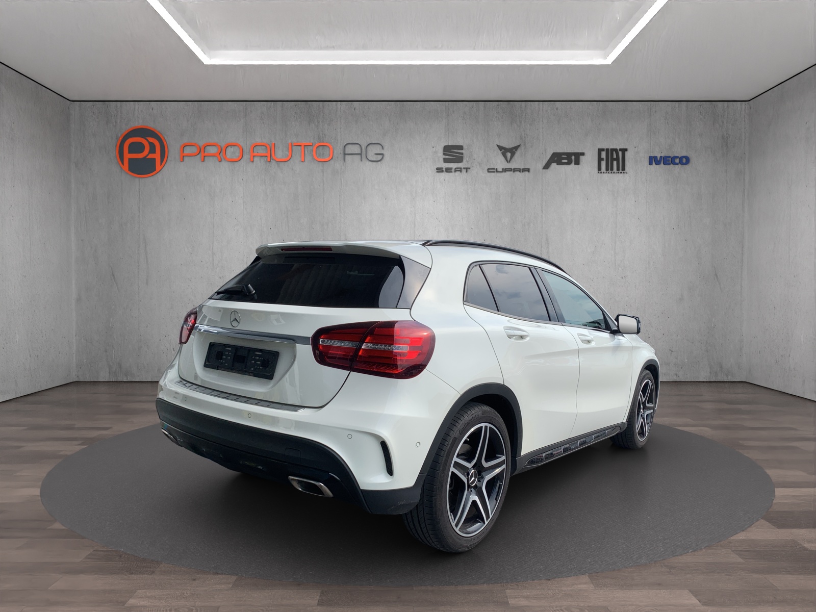 MERCEDES-BENZ GLA 200 CDI Swiss Star Edition AMG Line 4Matic 7G-DCT-image-4