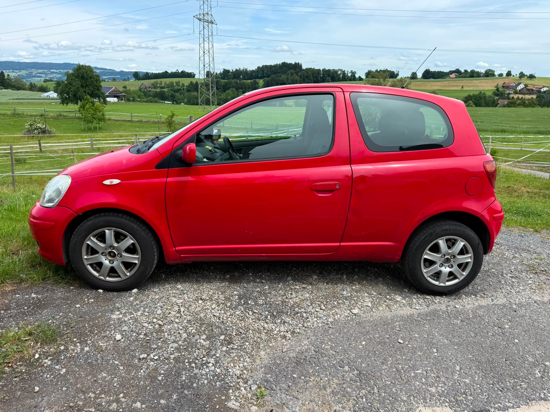 TOYOTA Yaris 1.3 Linea Sol-image-3