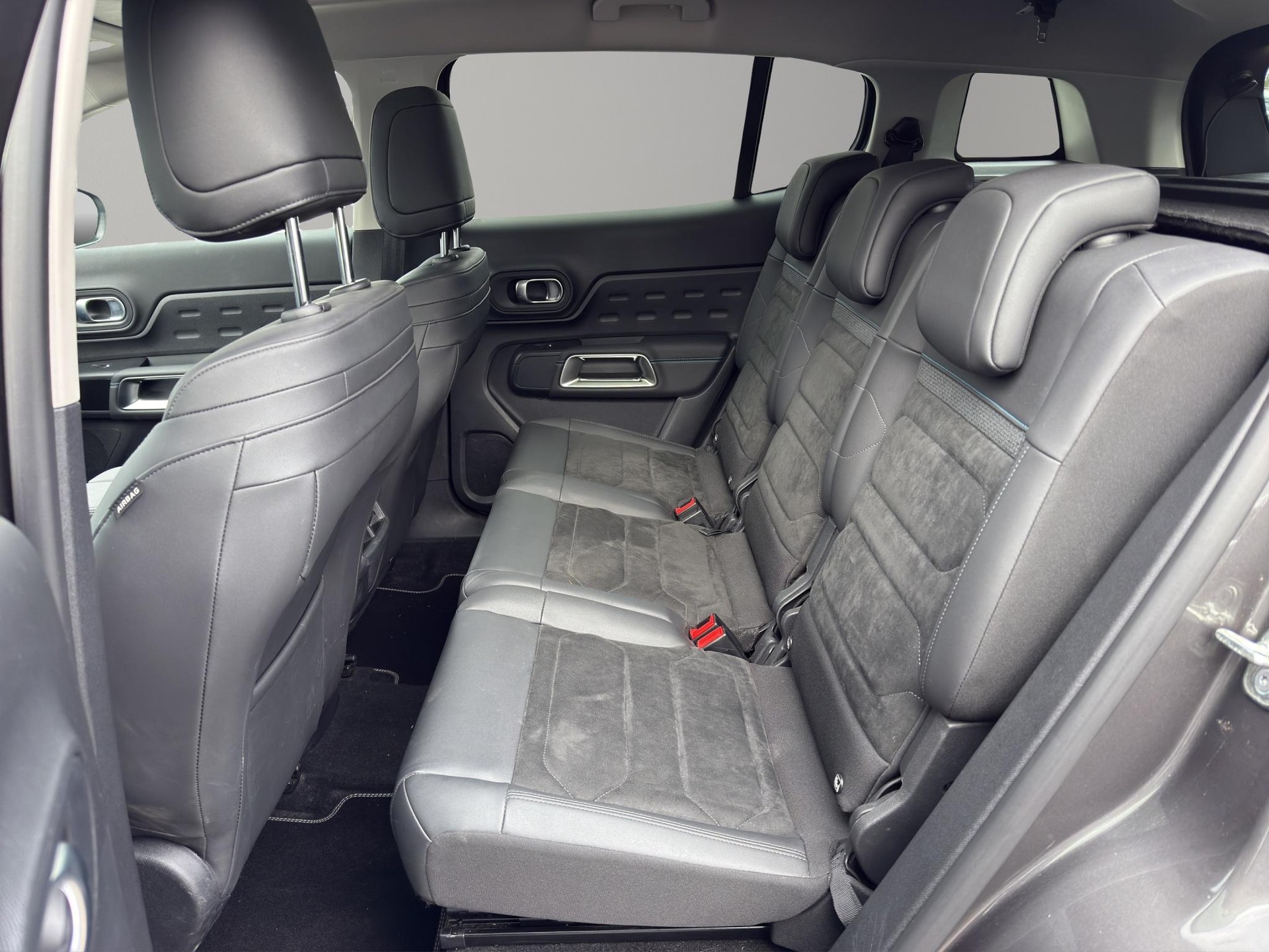 CITROEN C5 Aircross 1.6 Plug-in Hybrid Shine-image-7
