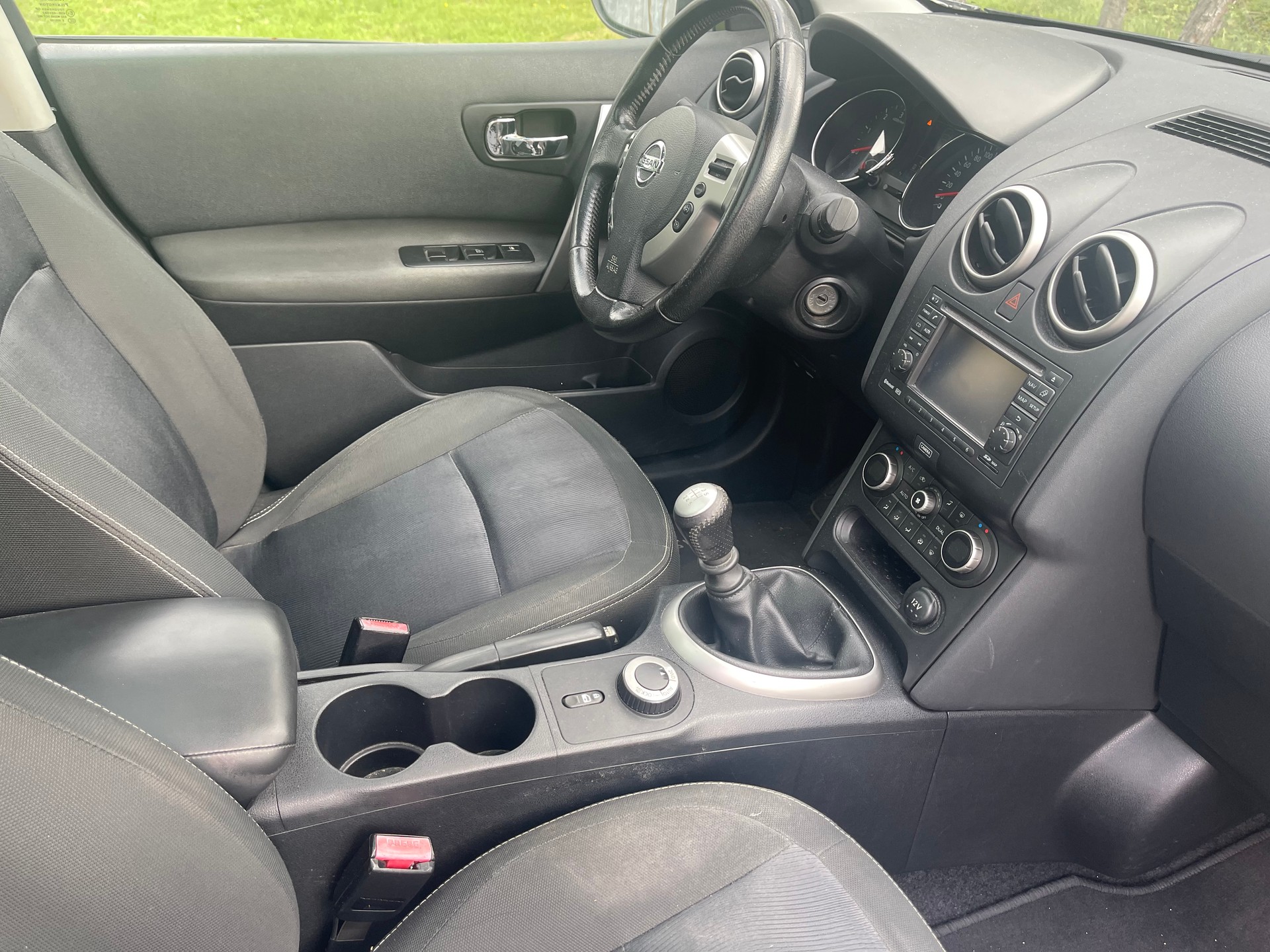 NISSAN Qashqai 1.6 dCi iStop acenta-image-9
