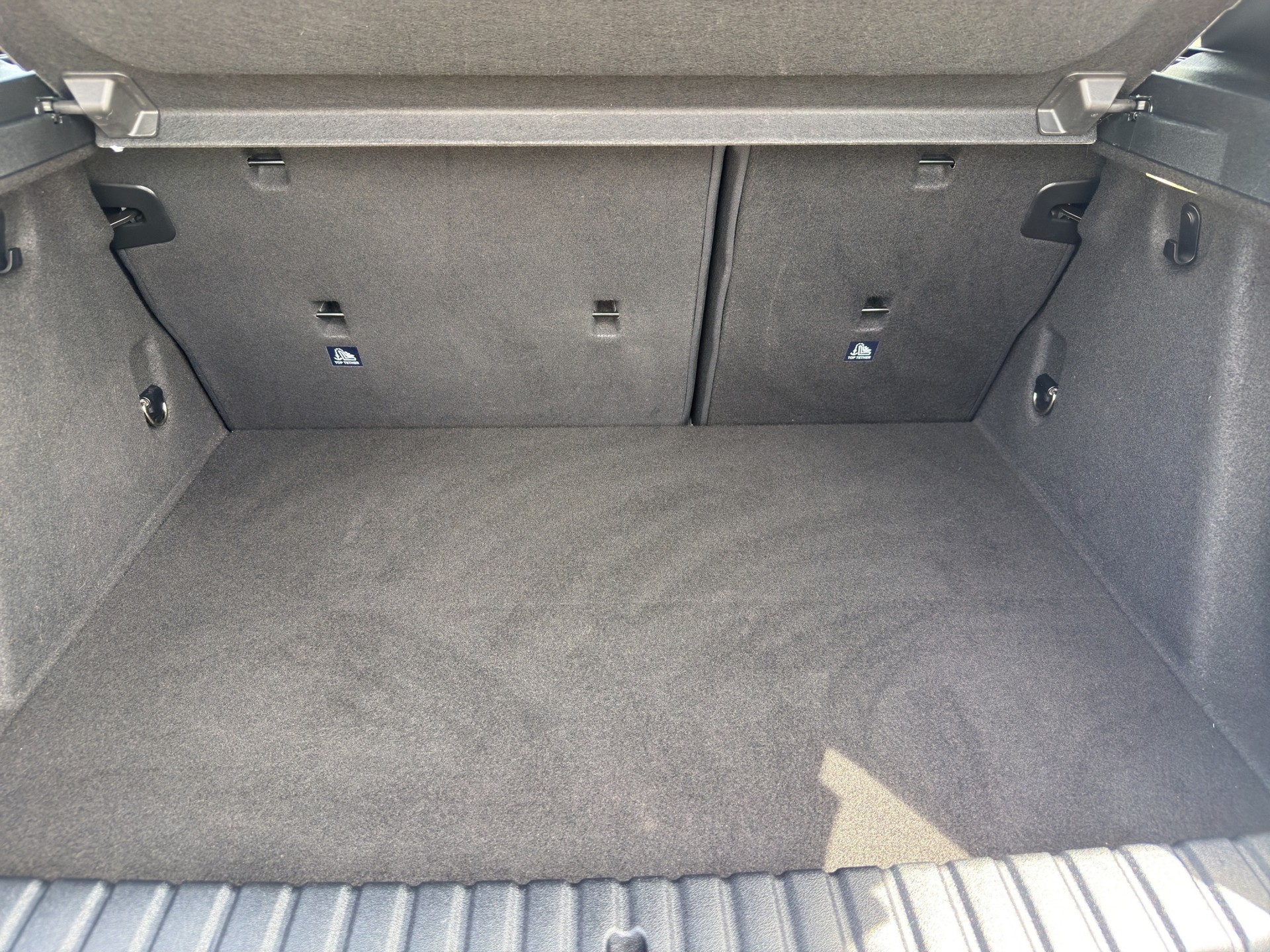 BMW M135i xDrive Steptronic-image-10
