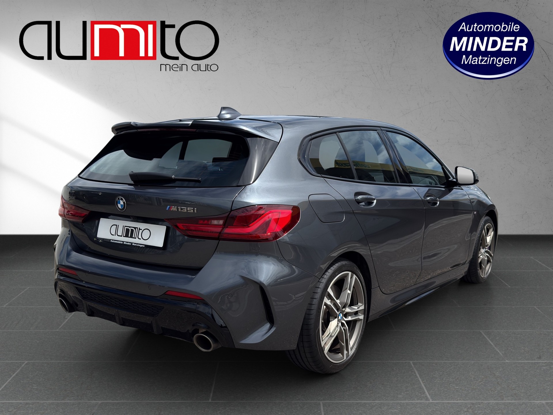 BMW M135i xDrive Steptronic-image-2