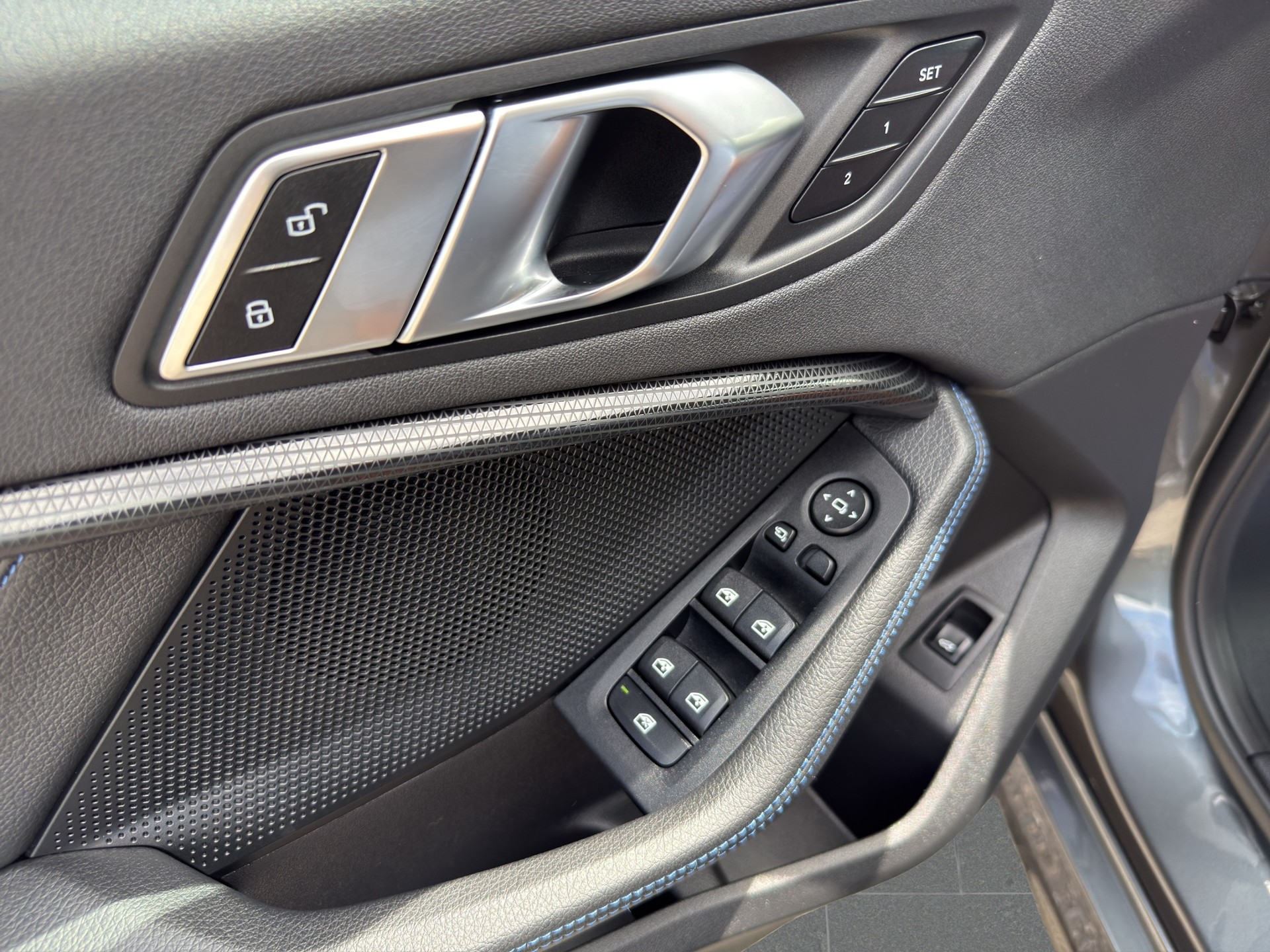 BMW M135i xDrive Steptronic-image-8
