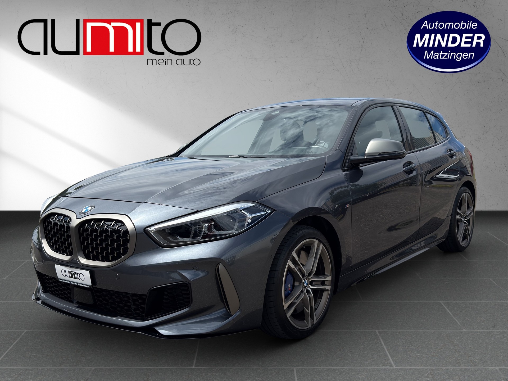 BMW M135i xDrive Steptronic-image-11