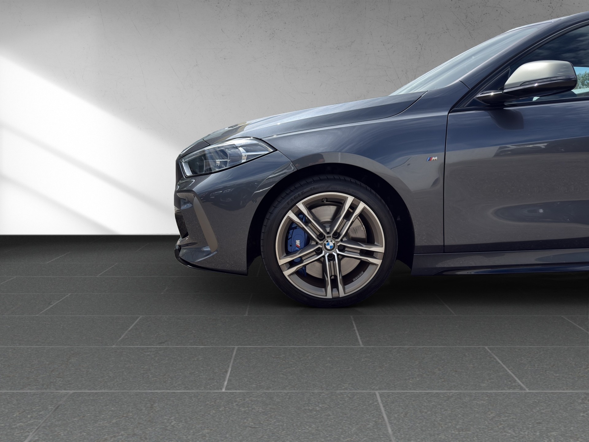BMW M135i xDrive Steptronic-image-12