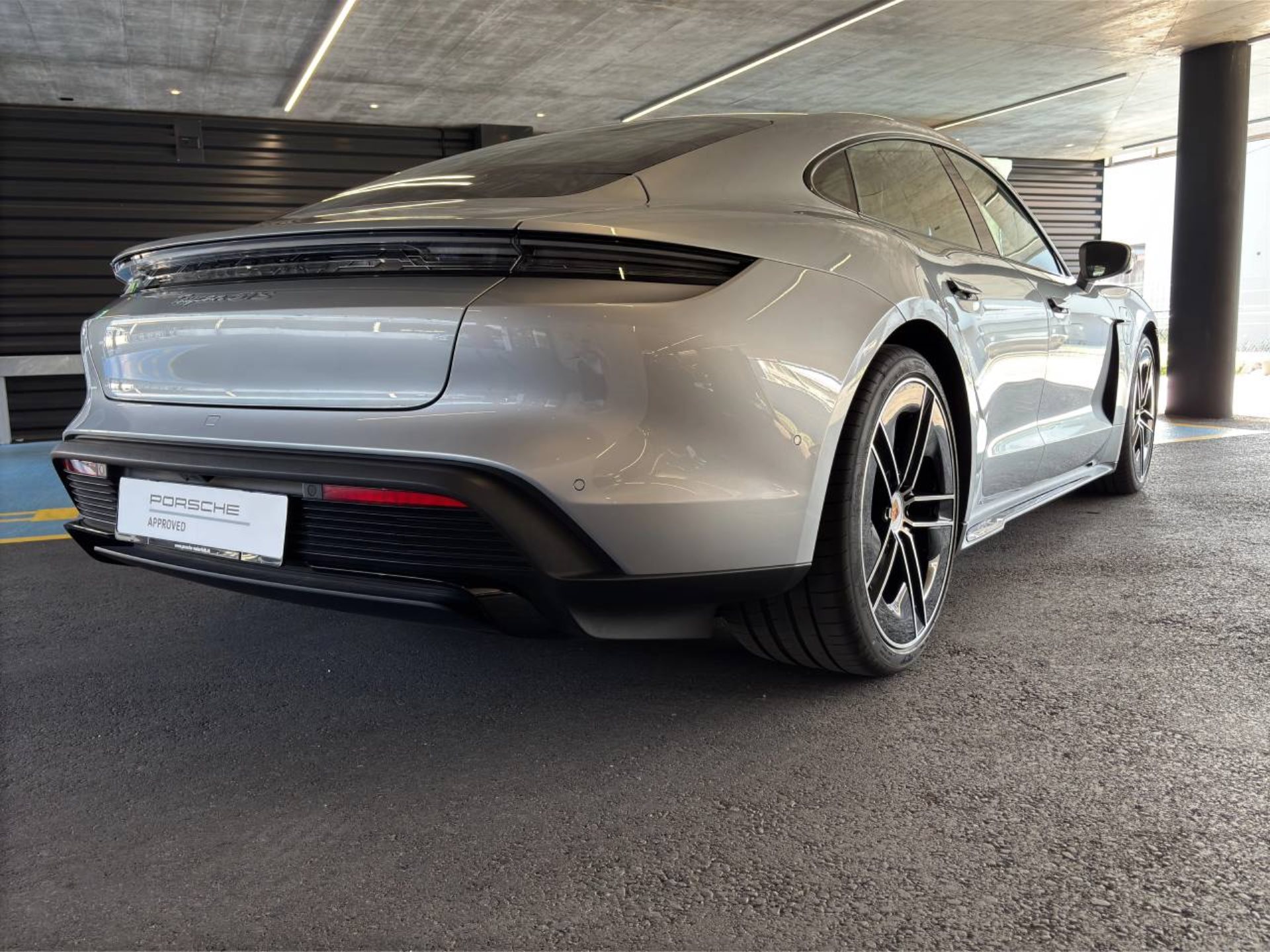 PORSCHE Taycan GTS-image-9
