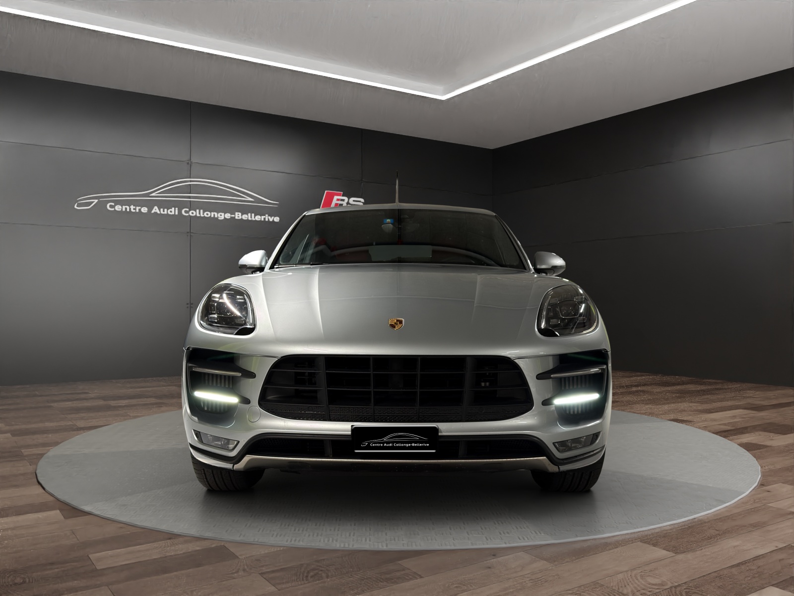 PORSCHE Macan Turbo PDK-image-1