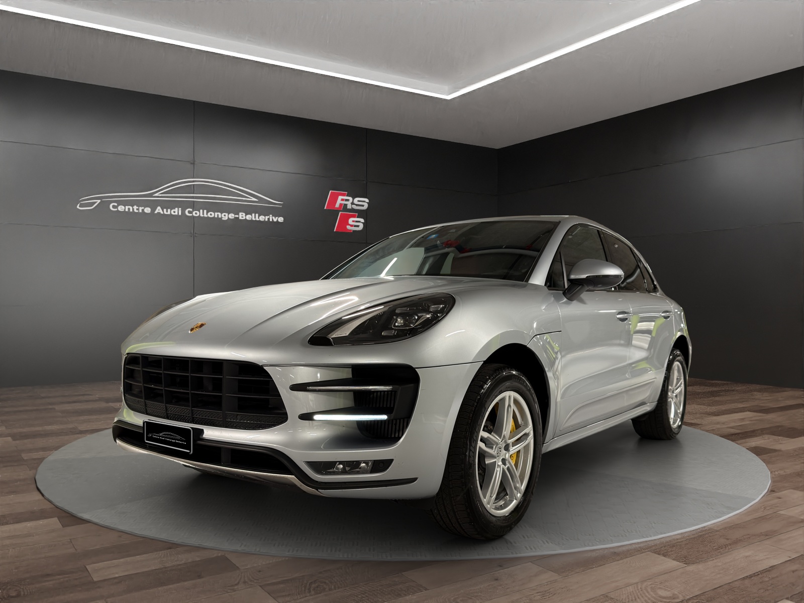 PORSCHE Macan Turbo PDK-image-0