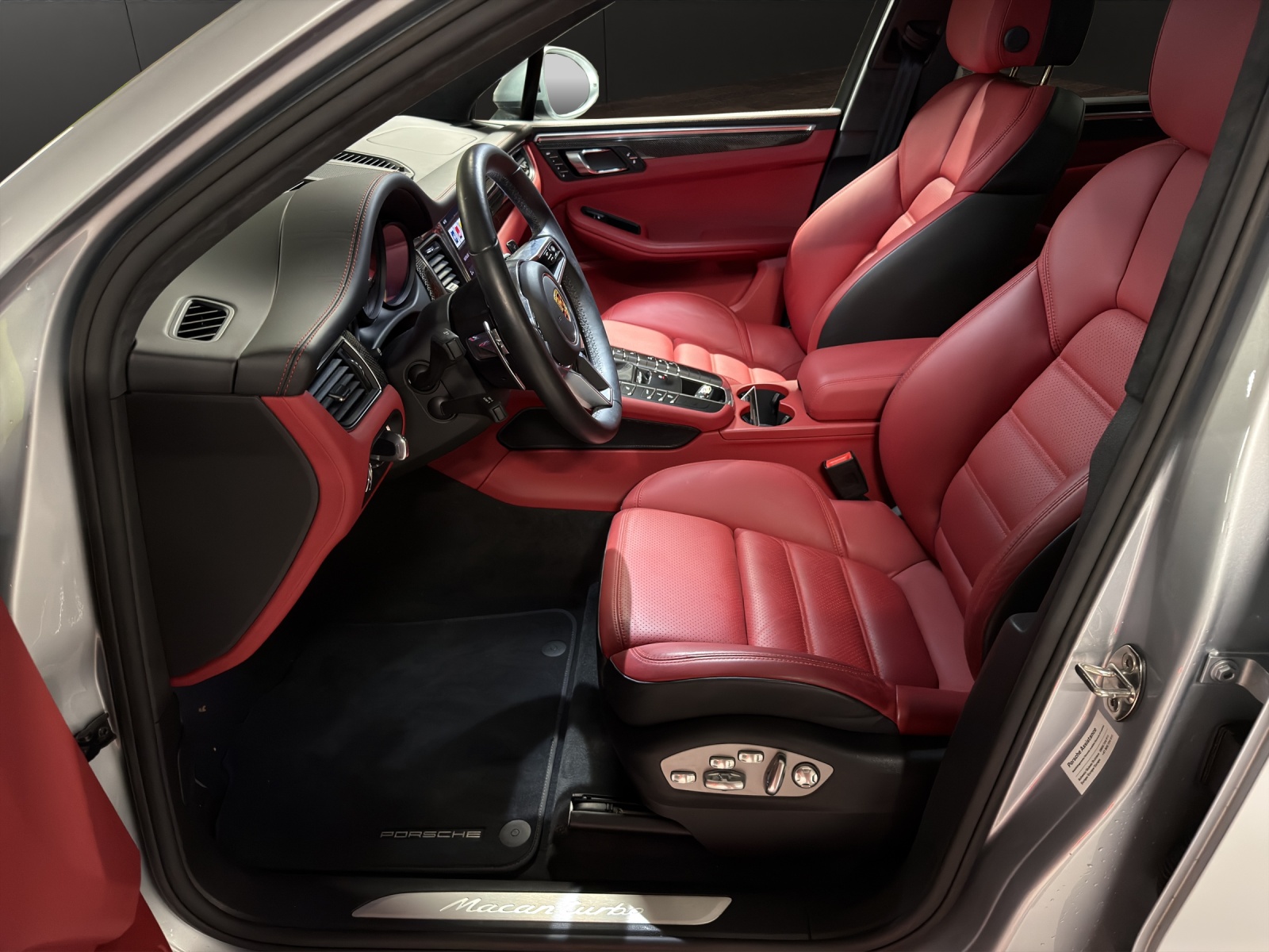 PORSCHE Macan Turbo PDK-image-7