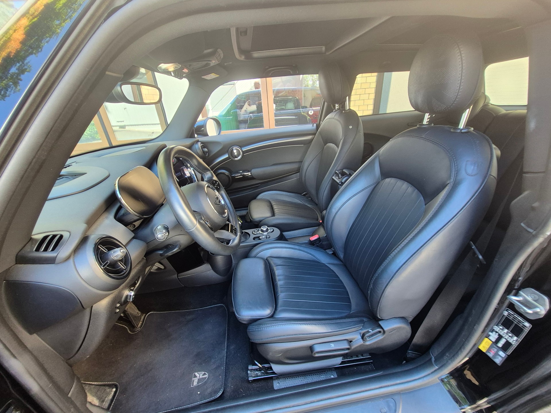 MINI Cooper SE-image-6