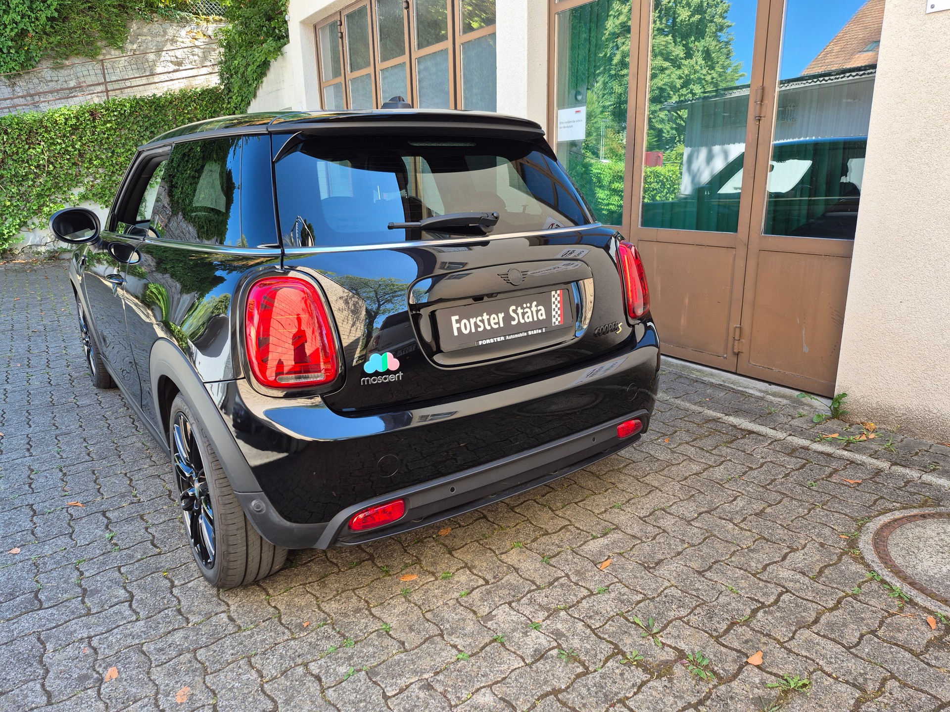 MINI Cooper SE-image-2