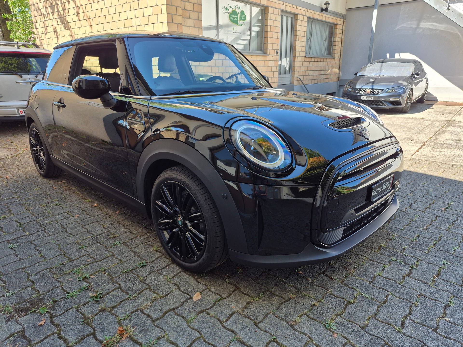 MINI Cooper SE-image-4