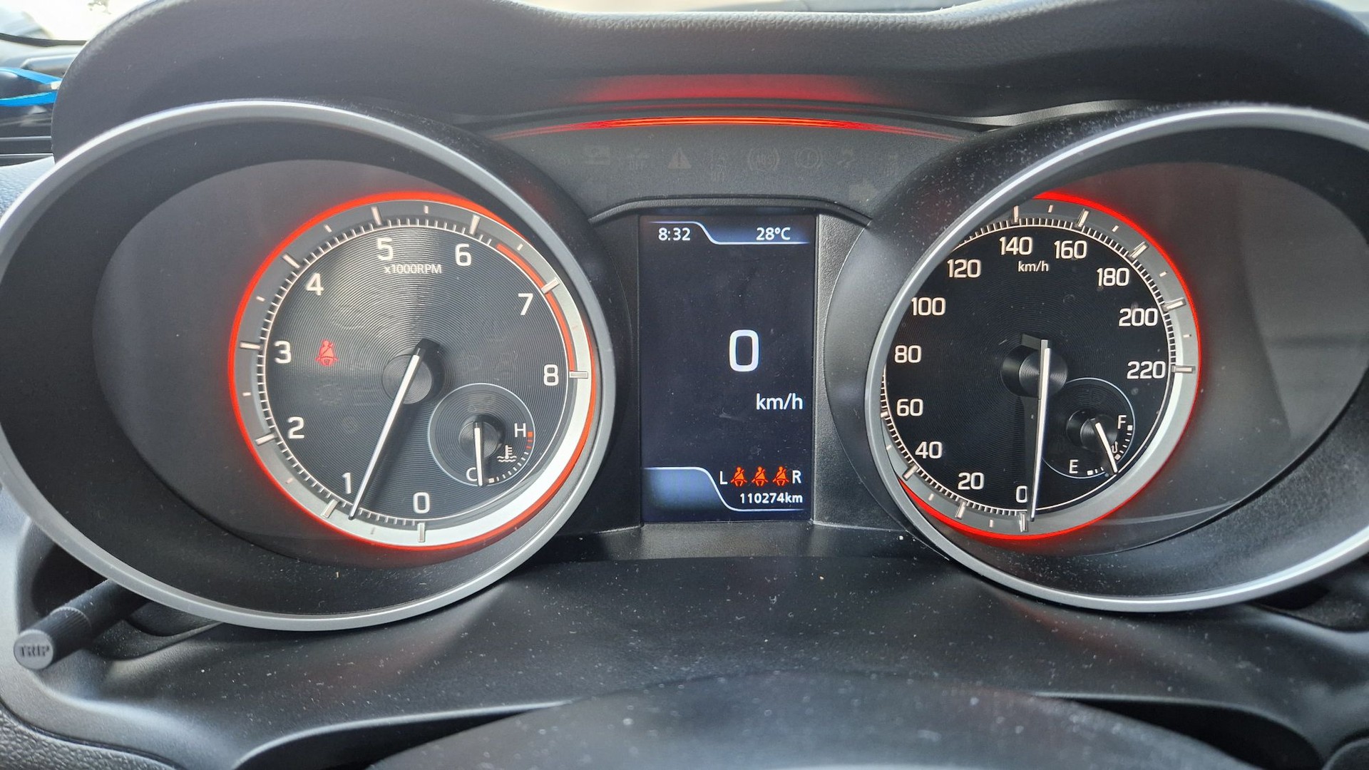 SUZUKI Swift 1.2 Compact + 4x4 Hybrid-image-7