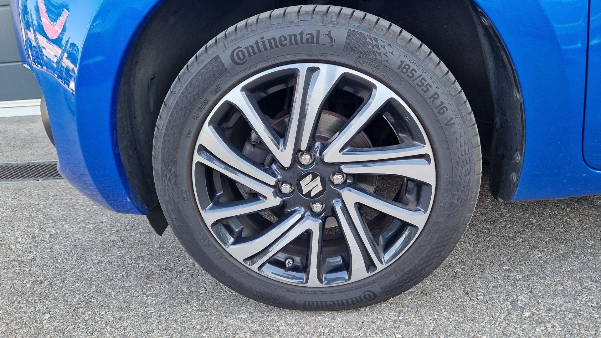 SUZUKI Swift 1.2 Compact + 4x4 Hybrid-image-5