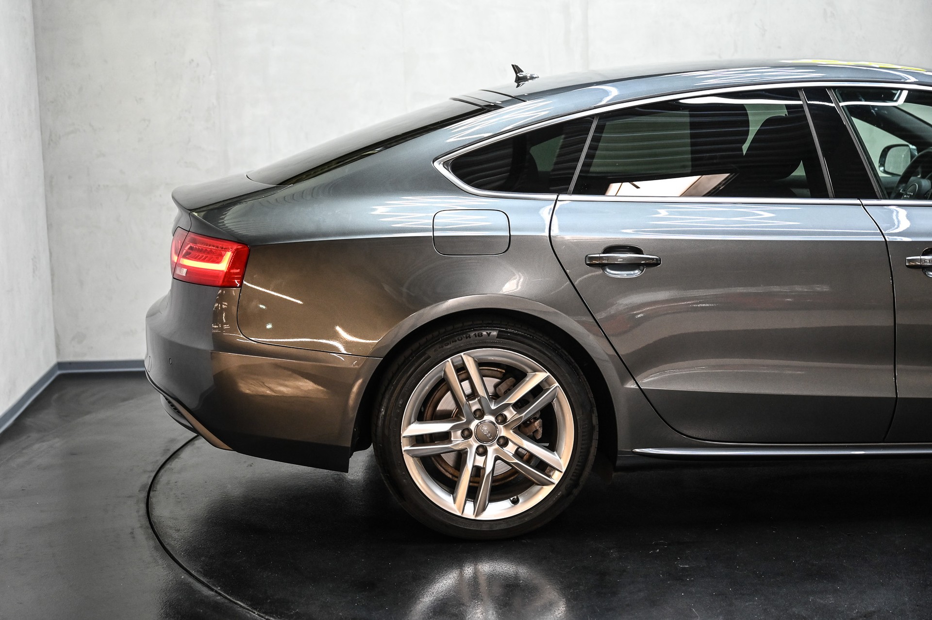 AUDI A5 Sportback 2.0 TDI 190 quattro S-Tronic-image-12