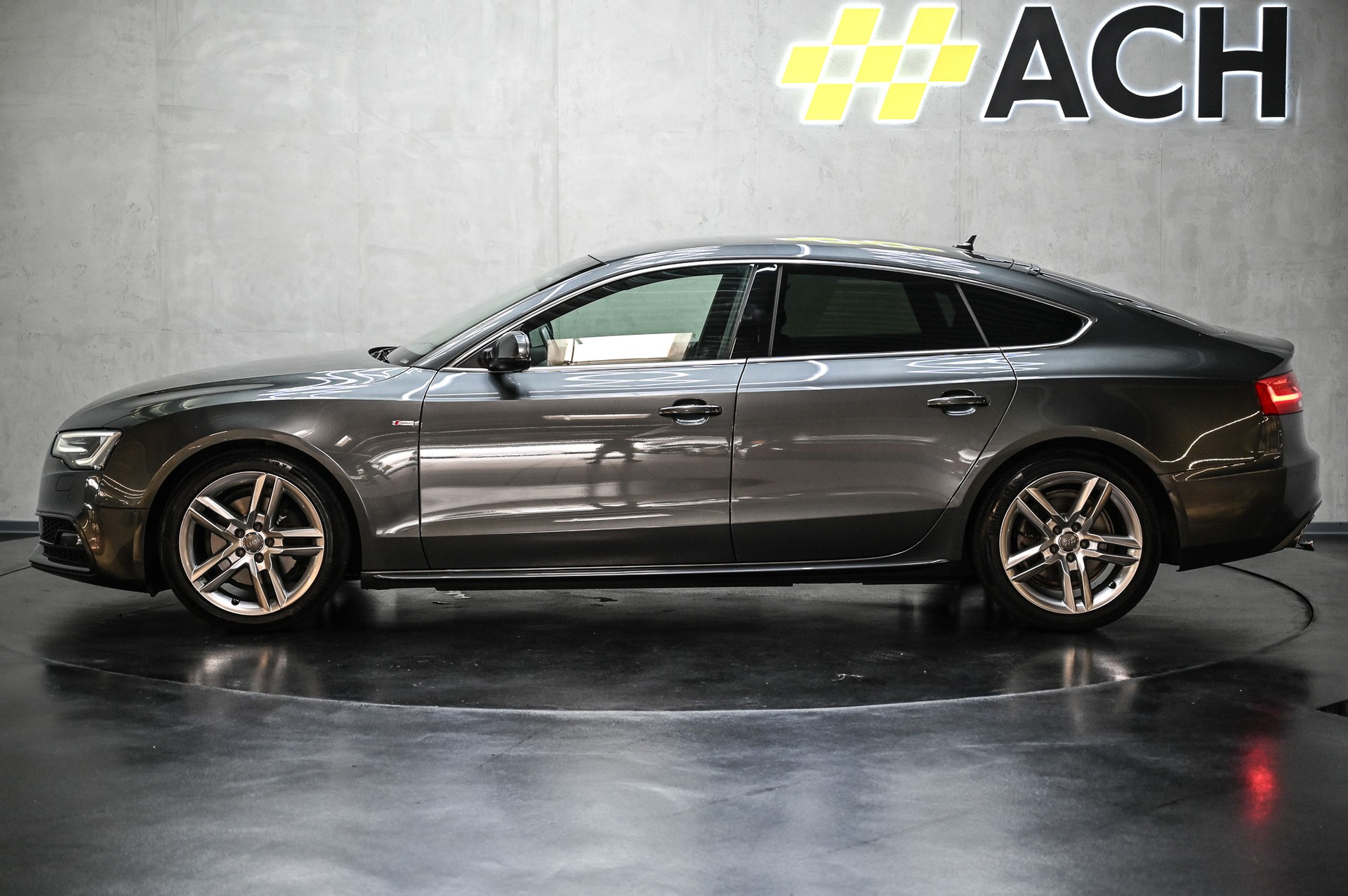 AUDI A5 Sportback 2.0 TDI 190 quattro S-Tronic-image-4