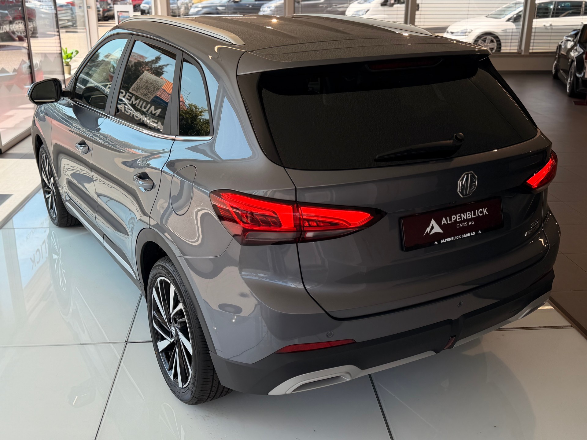 MG ZS 1.5 HEV Luxury-image-11
