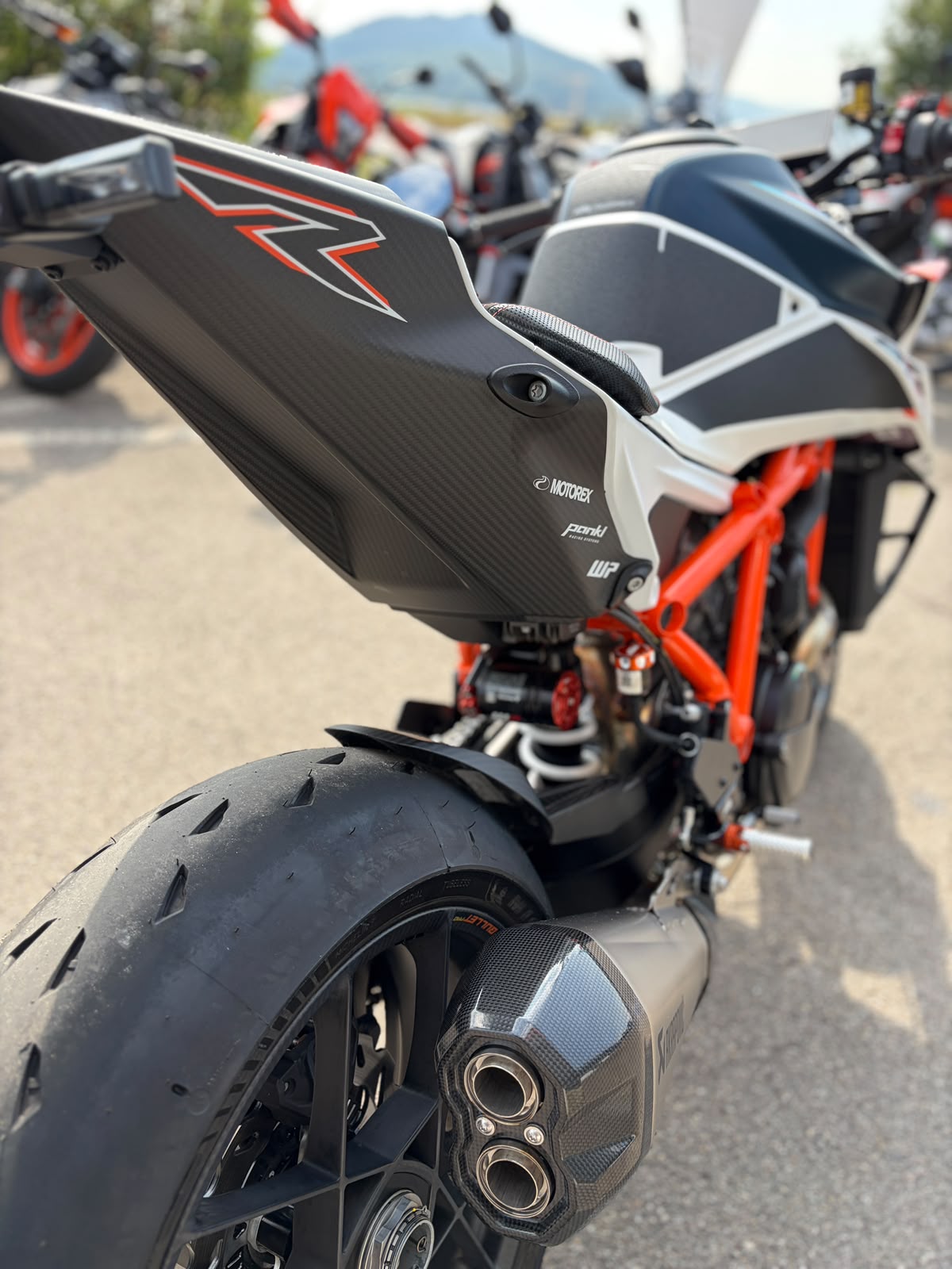 KTM 1390 Super Duke RR-image-13