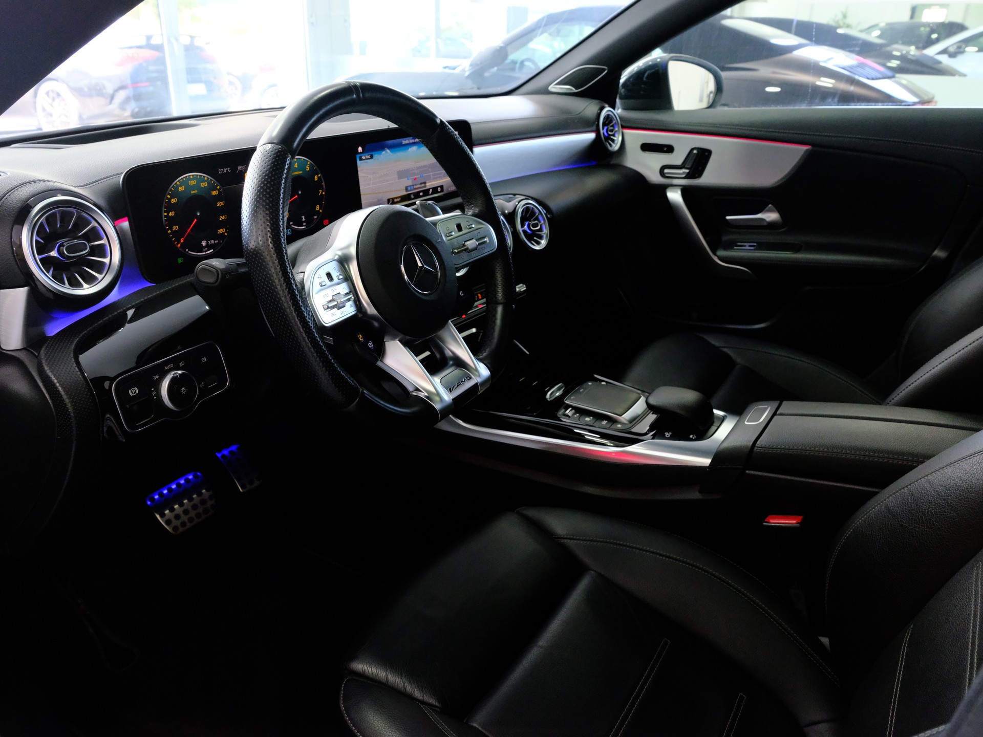 MERCEDES-BENZ CLA 35 AMG 4Matic 7G-DCT-image-9