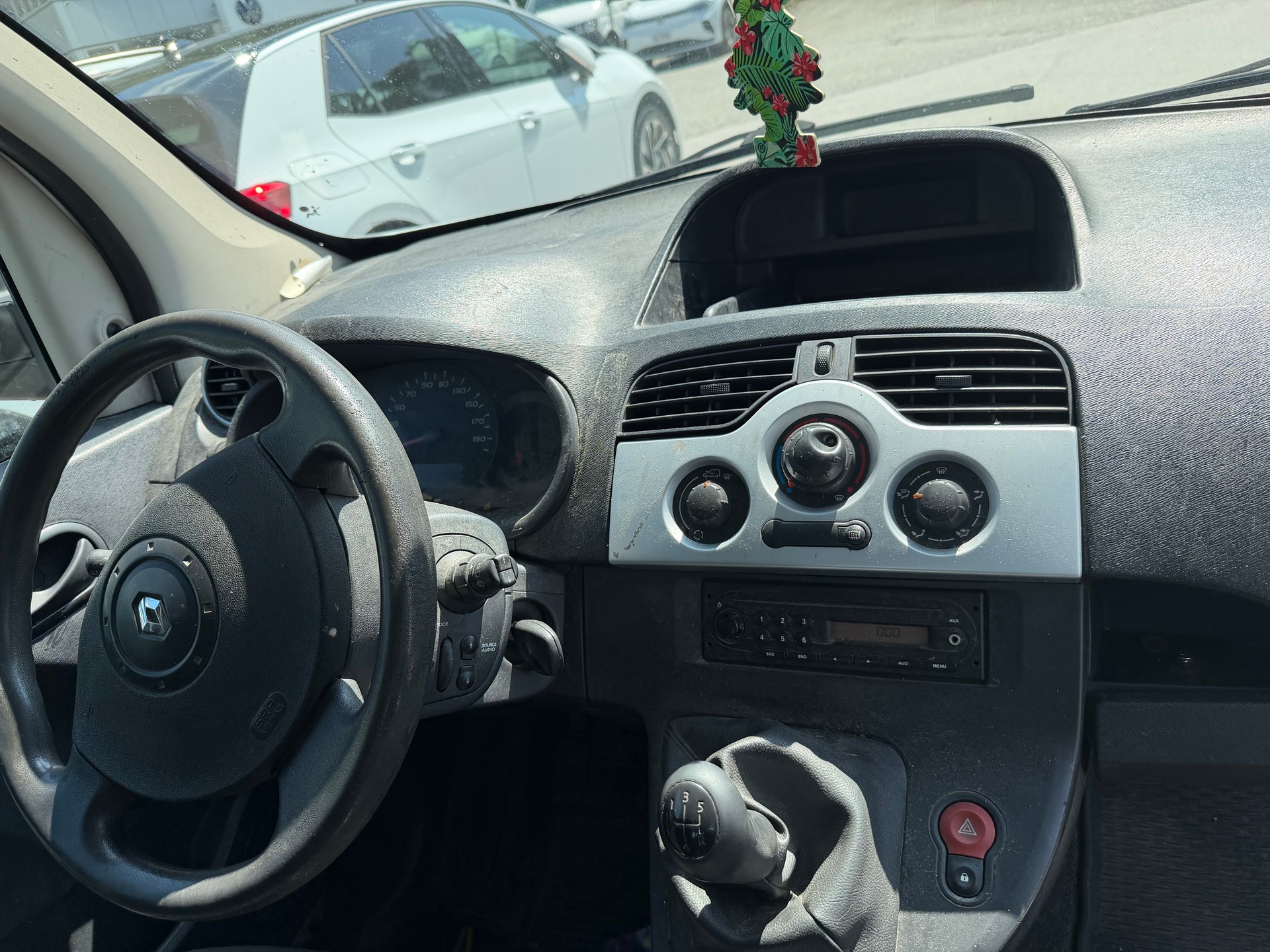 RENAULT KANGOO-image-3