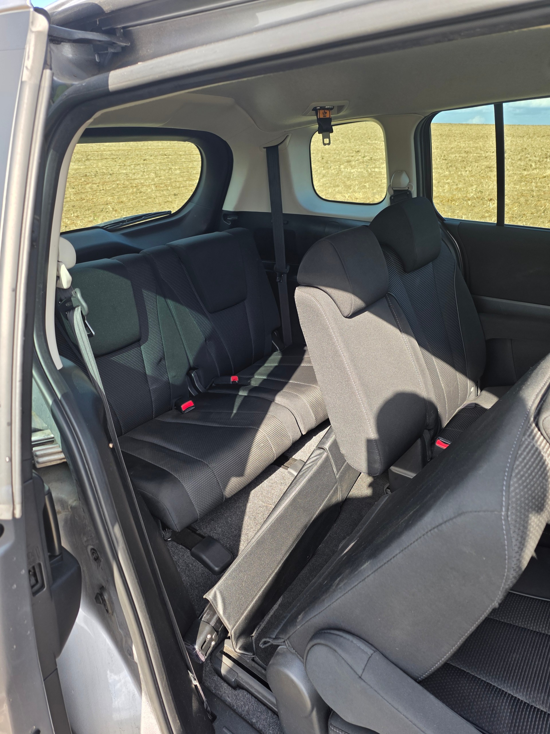 MAZDA 5 2.0 16V Voila ma Suisse Edition+ Activematic-image-15