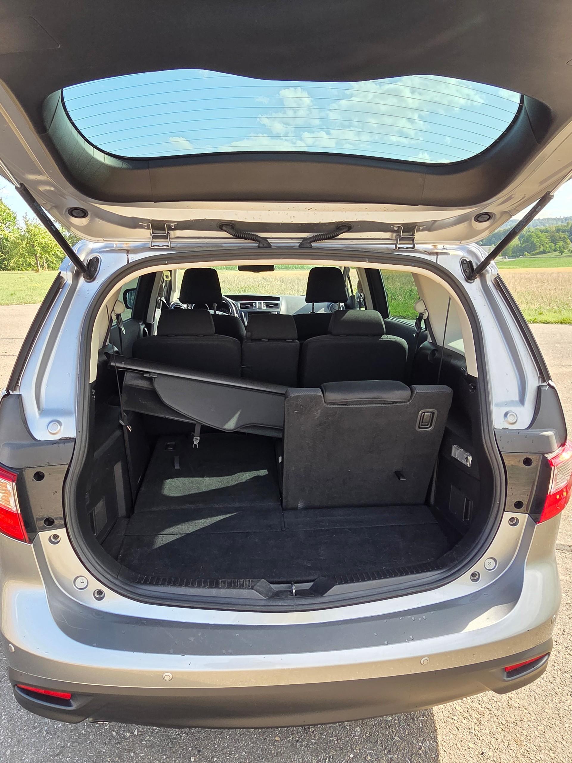 MAZDA 5 2.0 16V Voila ma Suisse Edition+ Activematic-image-5