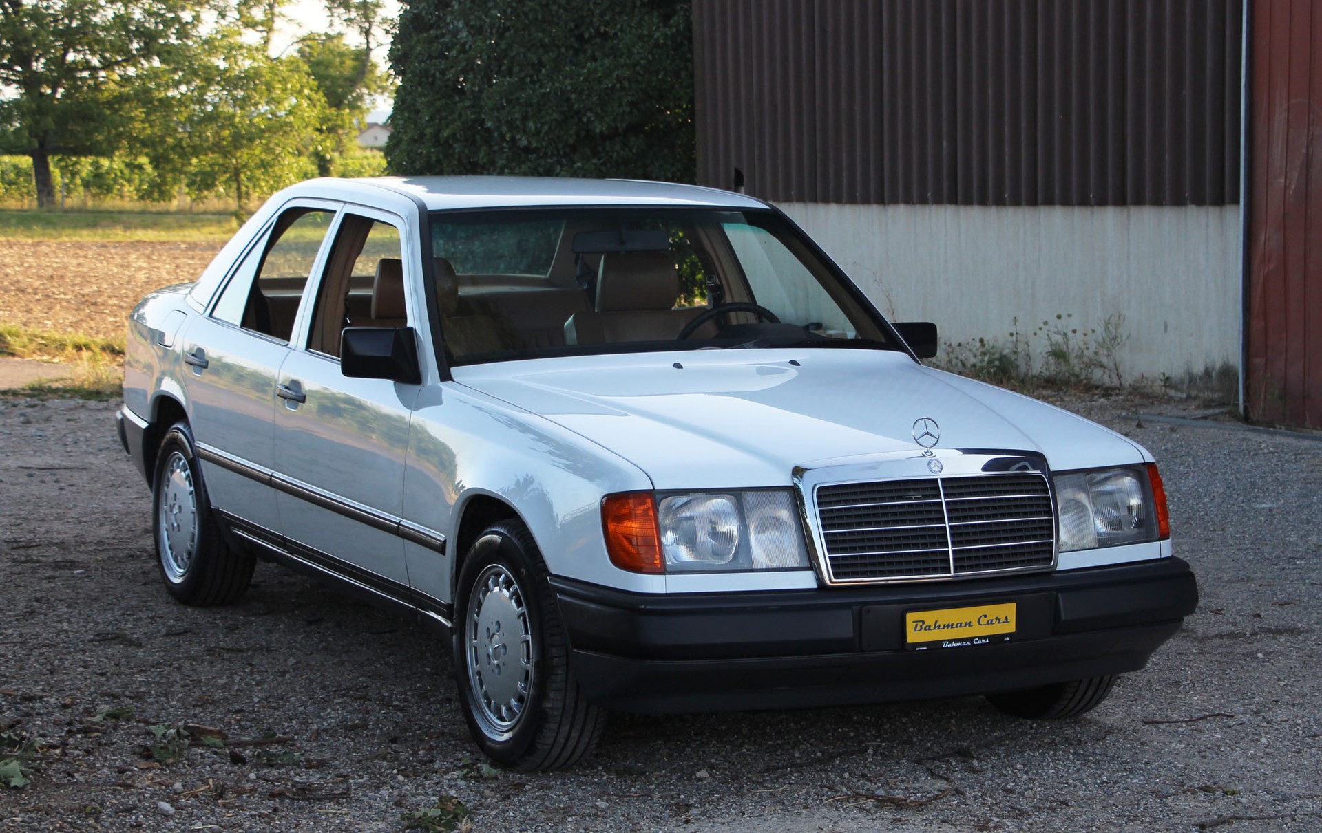 MERCEDES-BENZ 230 E-image-21