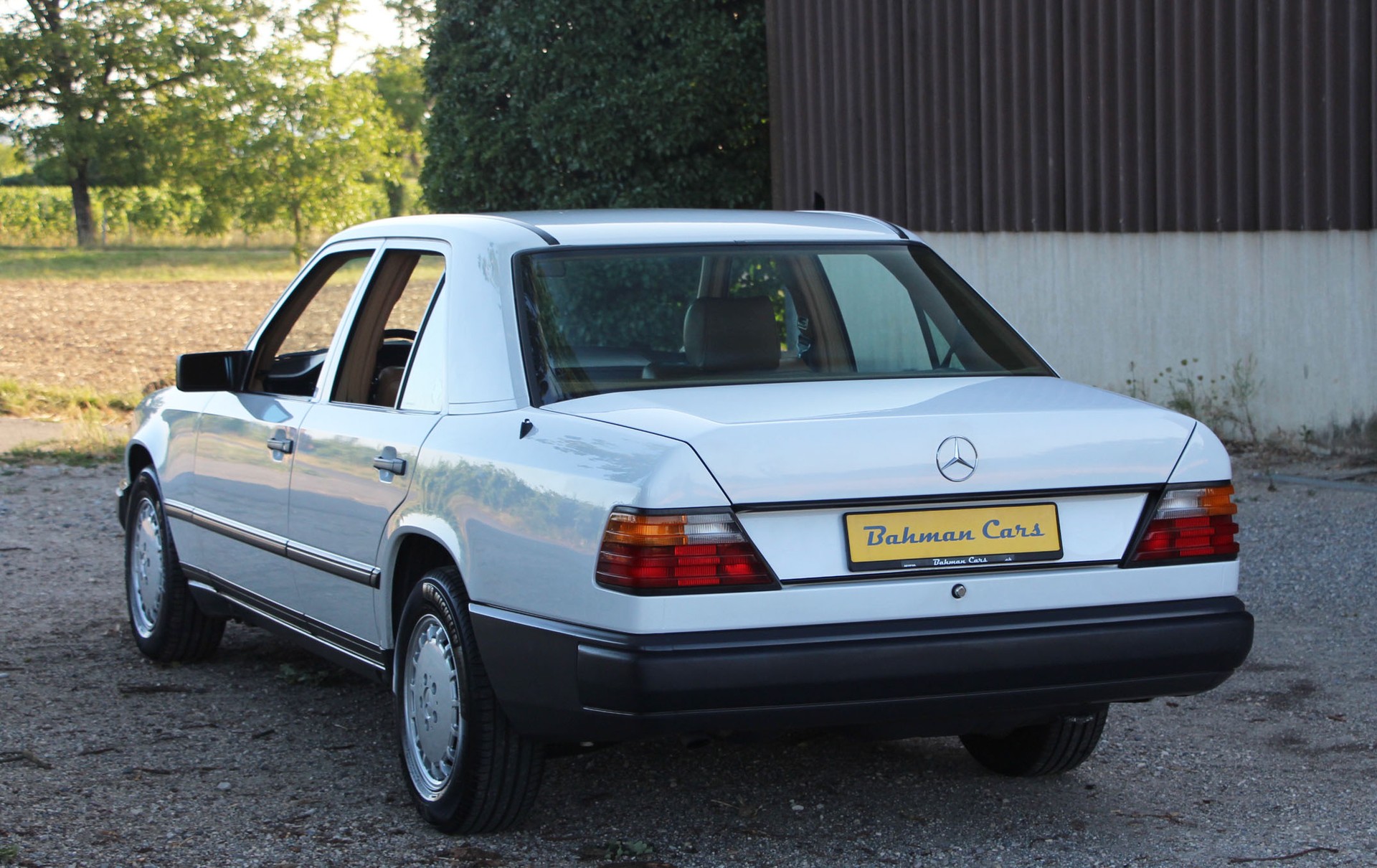 MERCEDES-BENZ 230 E-image-22