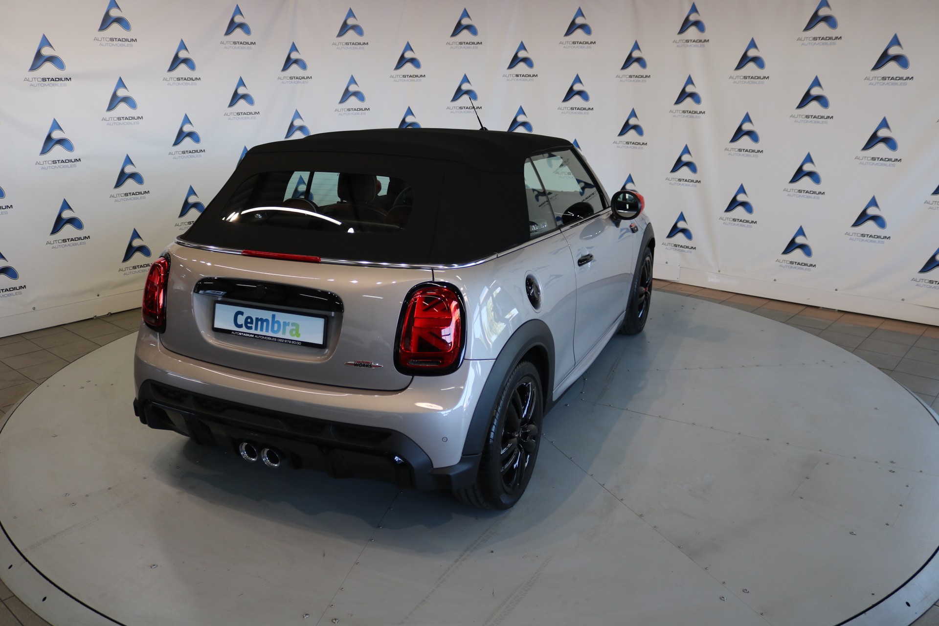 MINI Cooper John Cooper Works Cabriolet Steptronic-image-58