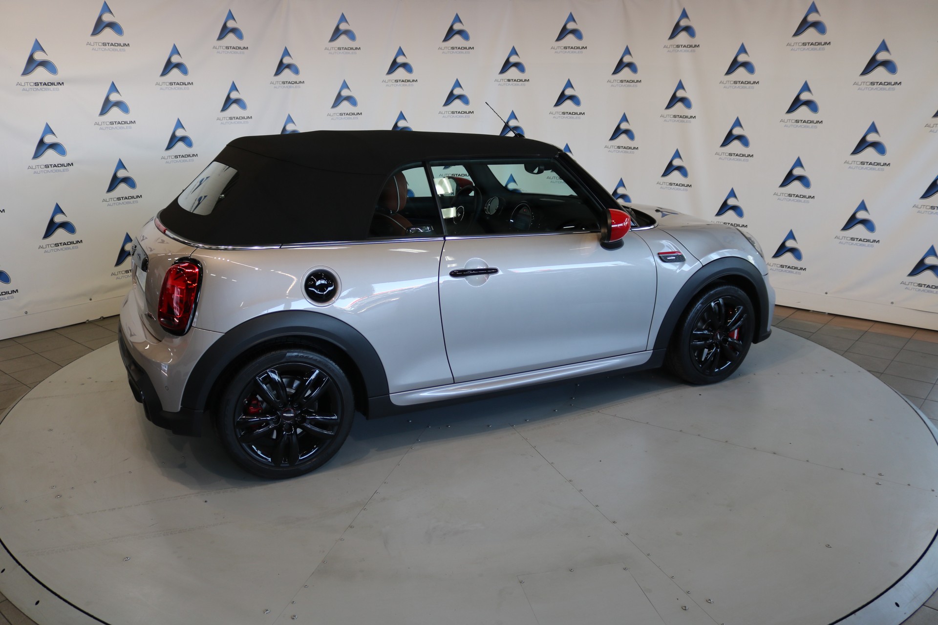 MINI Cooper John Cooper Works Cabriolet Steptronic-image-60