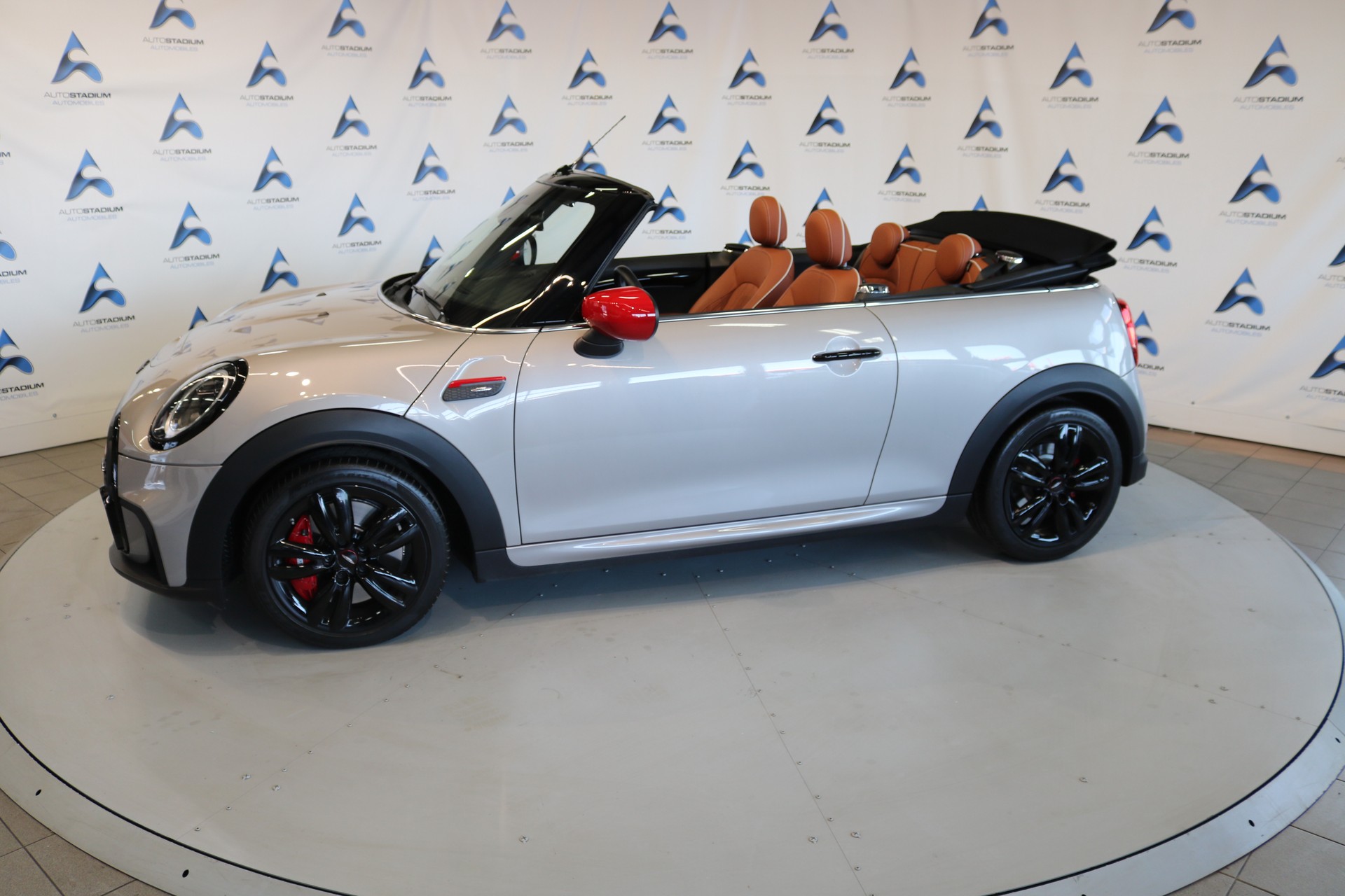 MINI Cooper John Cooper Works Cabriolet Steptronic-image-15